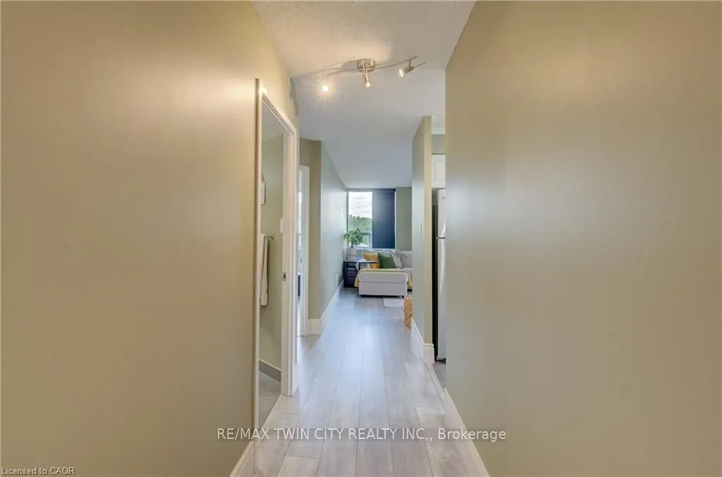 3227 KING Street E #409