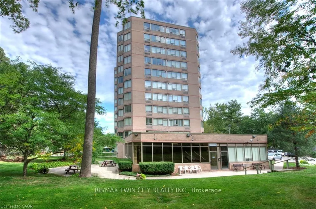 3227 KING Street E #409
