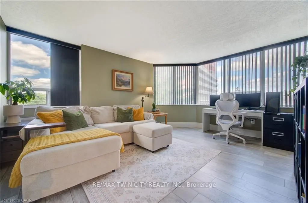 3227 KING Street E #409