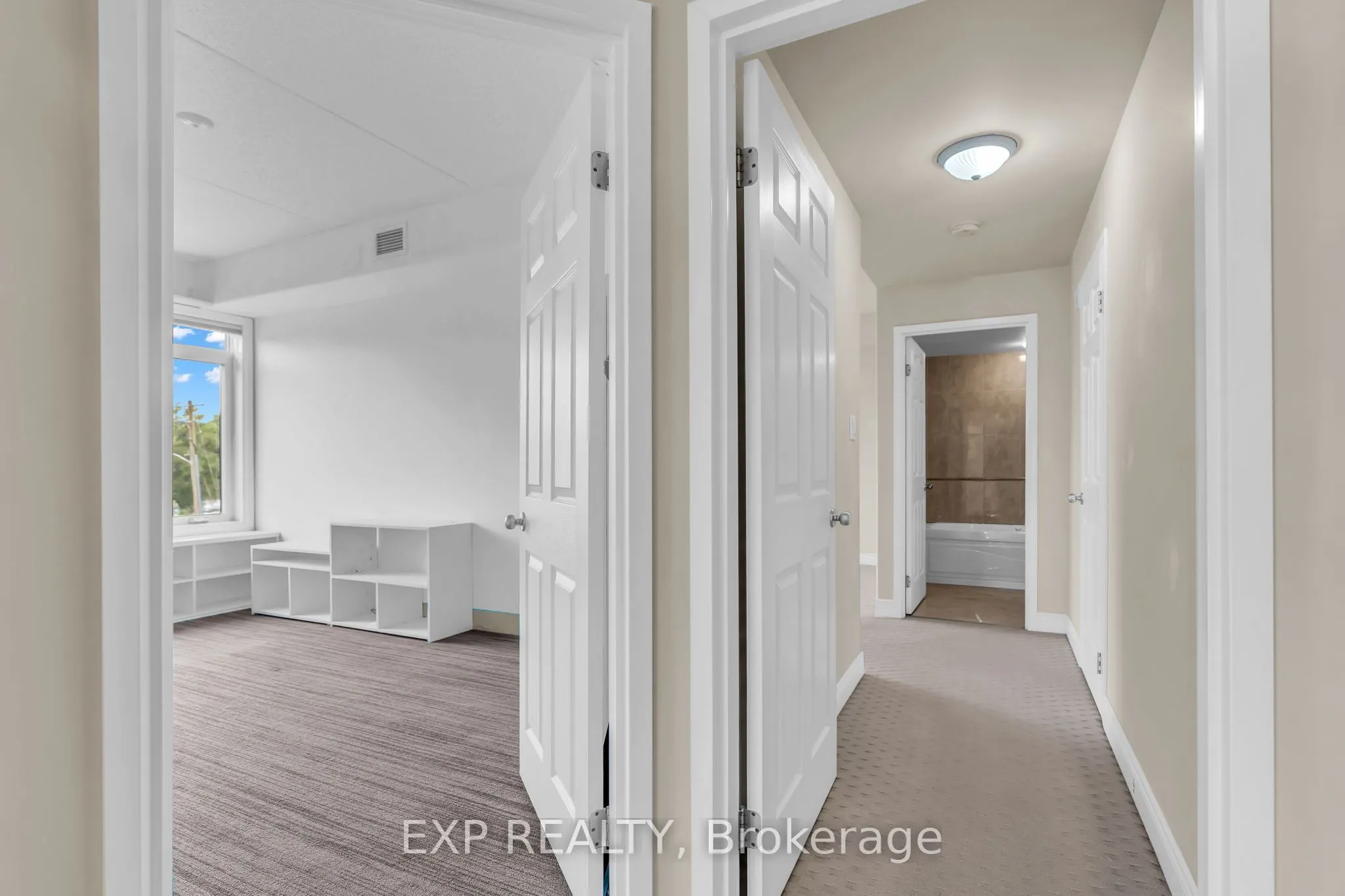 10 Bay Street E #307
