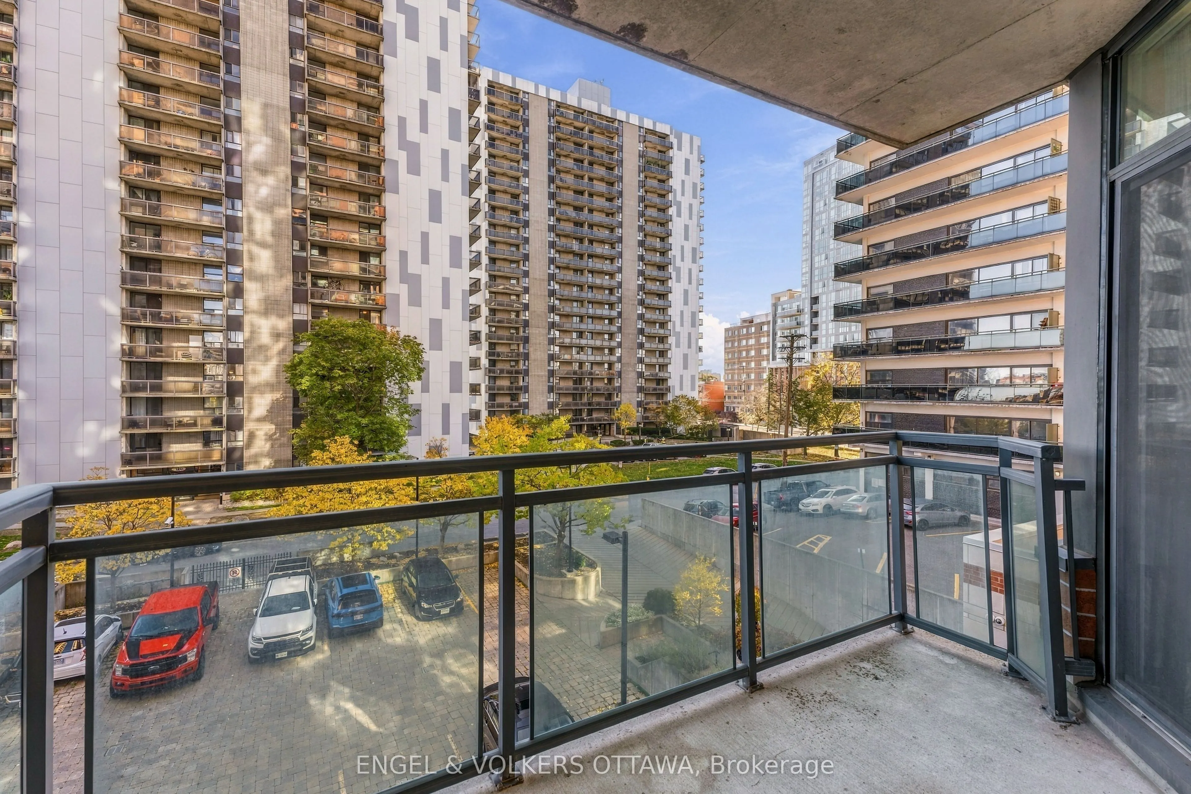 570 LAURIER Avenue #406