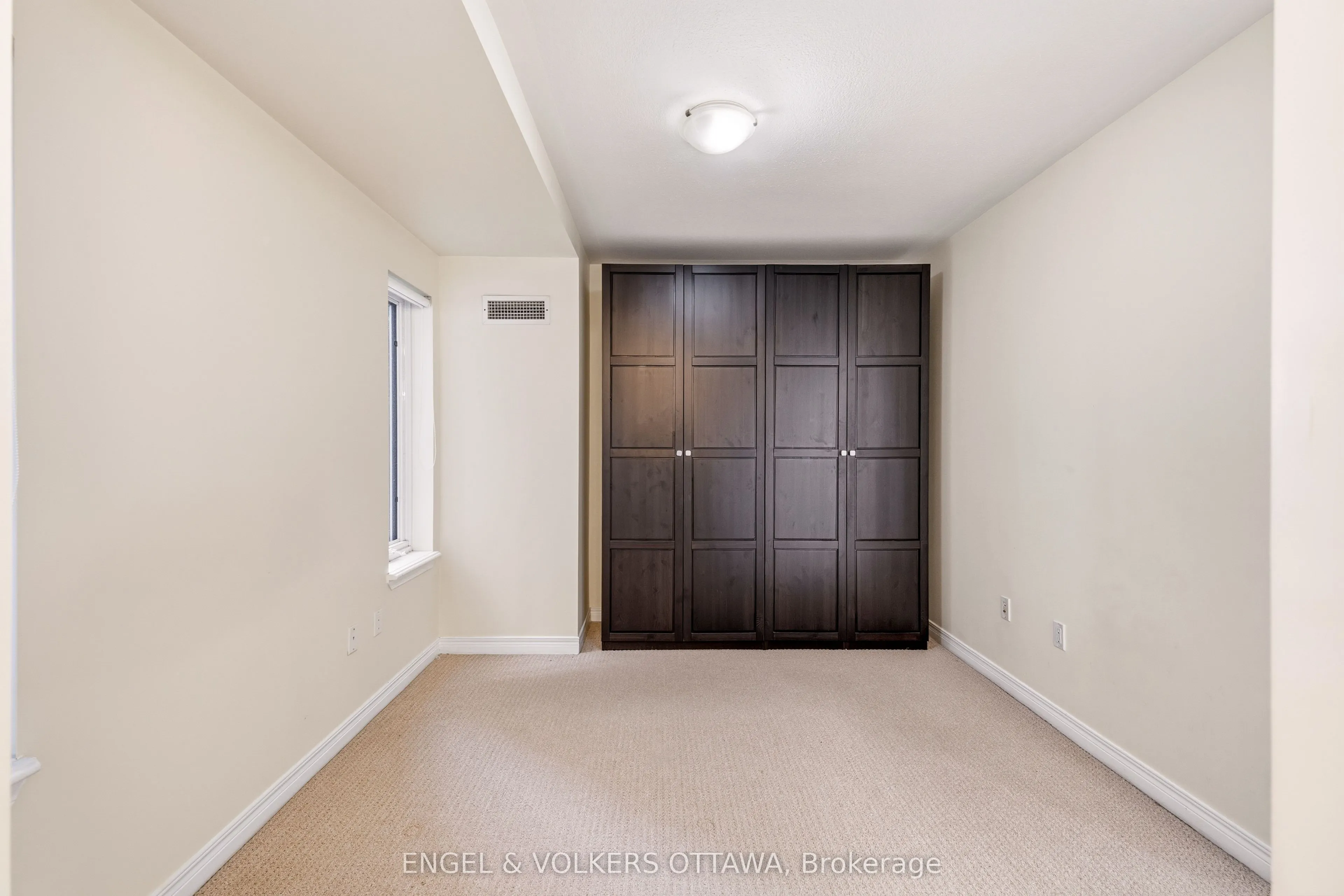 570 LAURIER Avenue #406
