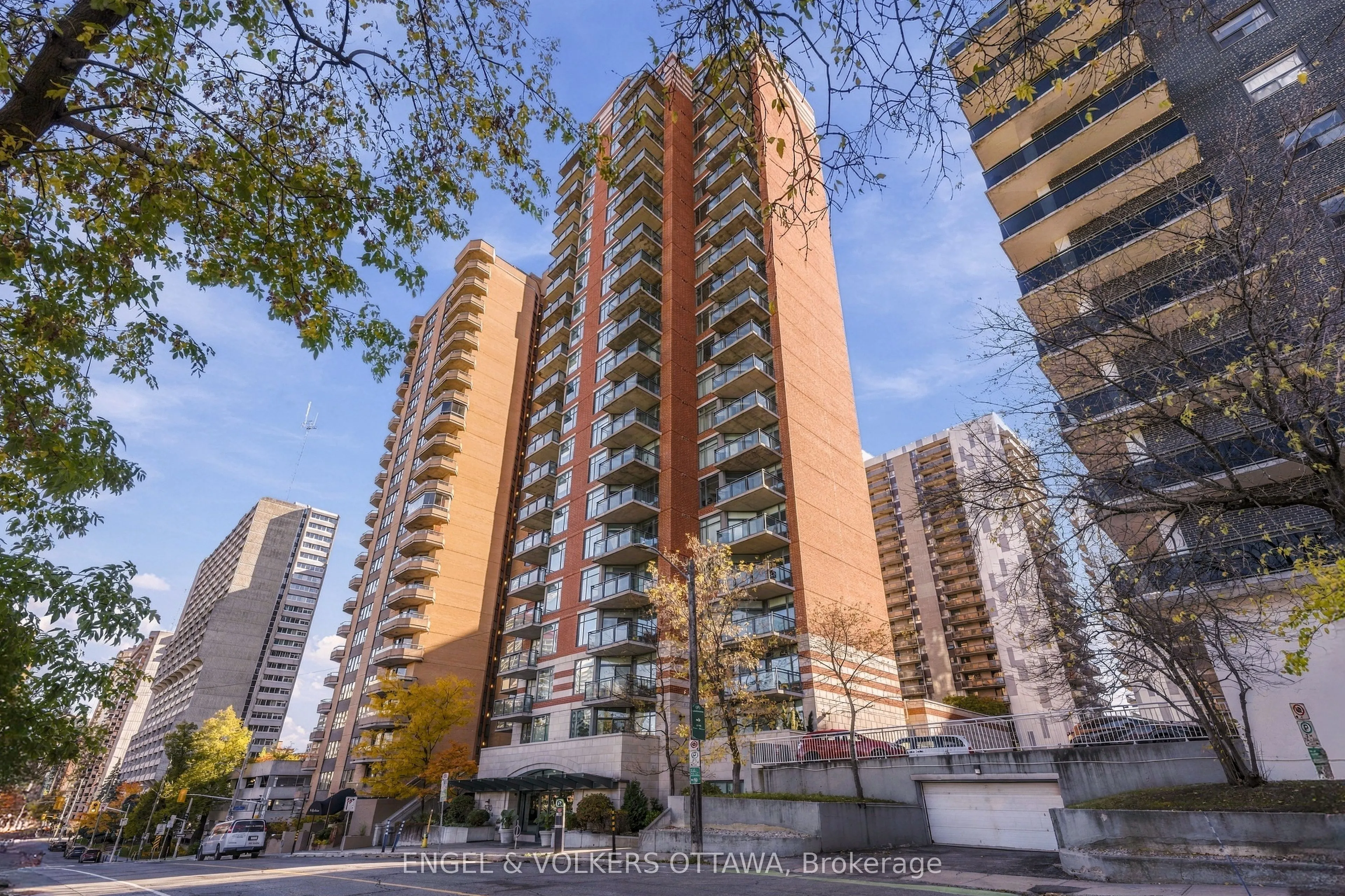 570 LAURIER Avenue #406