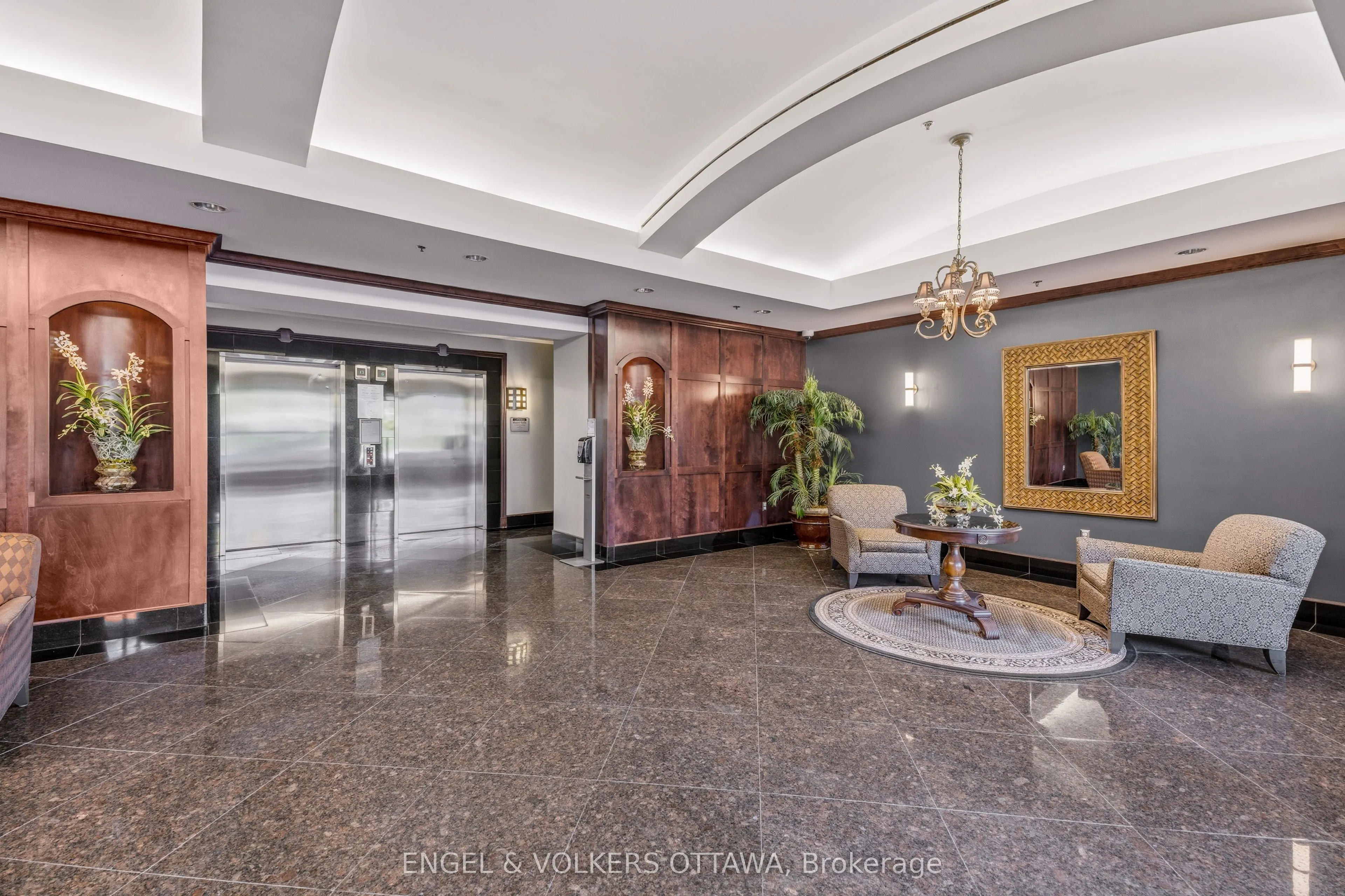 570 LAURIER Avenue #406