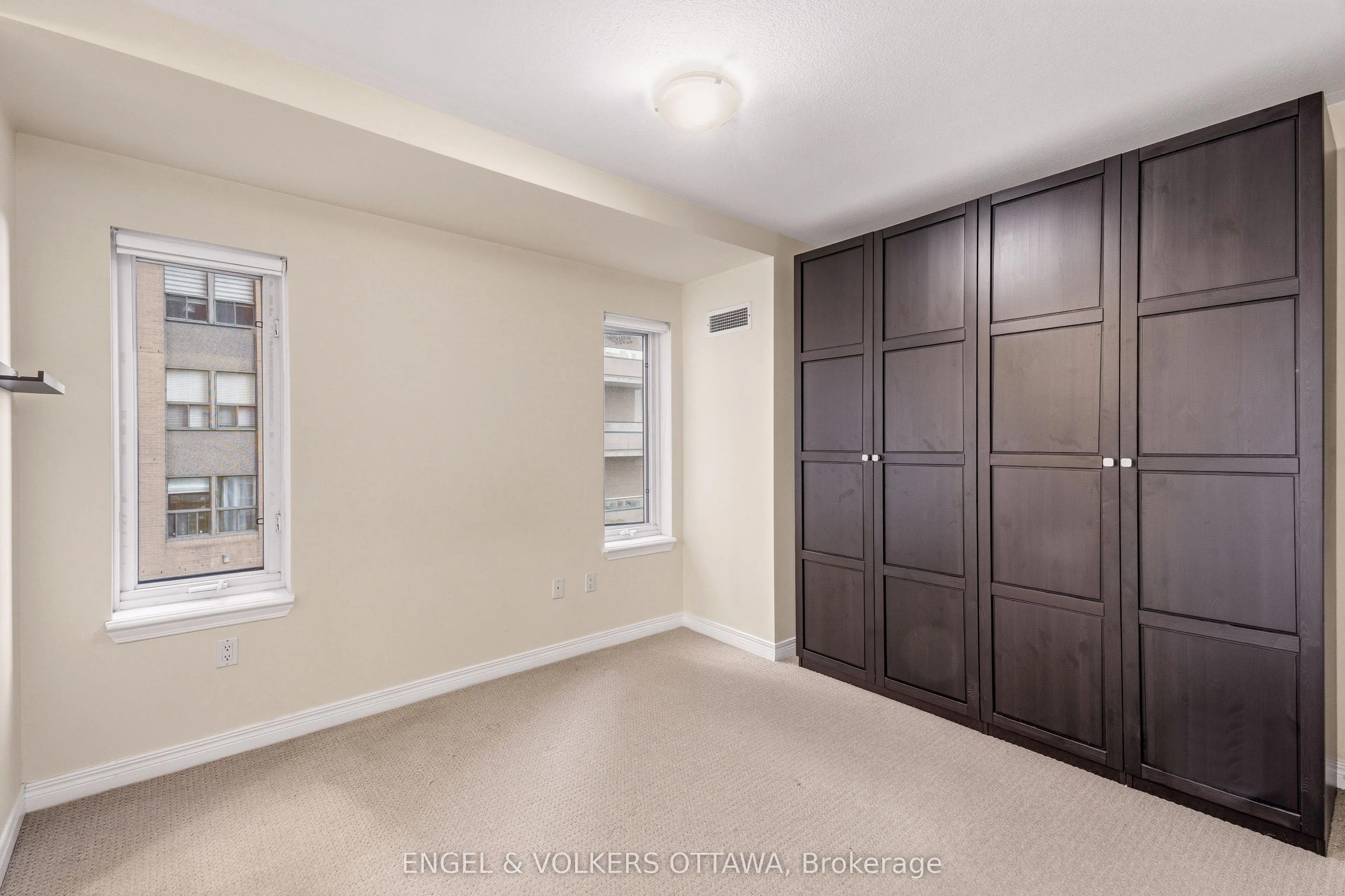 570 LAURIER Avenue #406