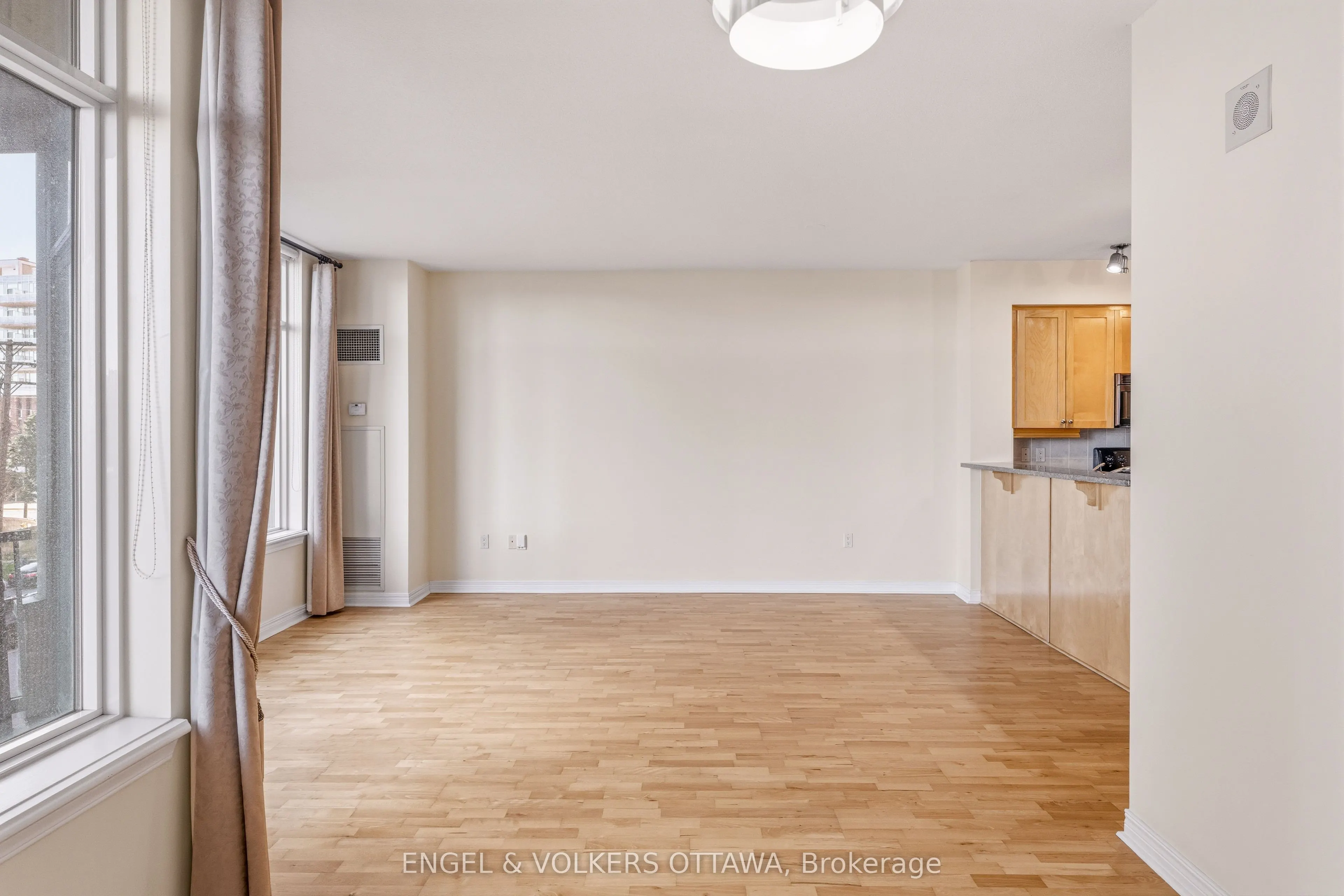 570 LAURIER Avenue #406