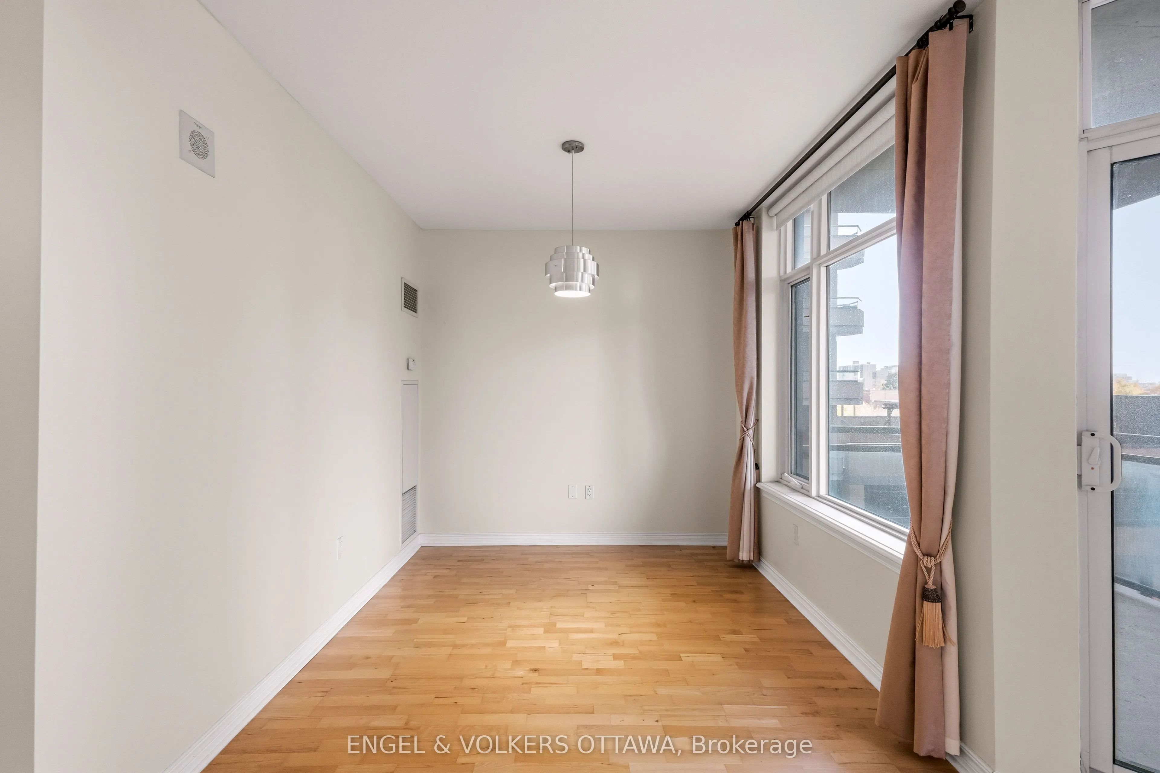 570 LAURIER Avenue #406