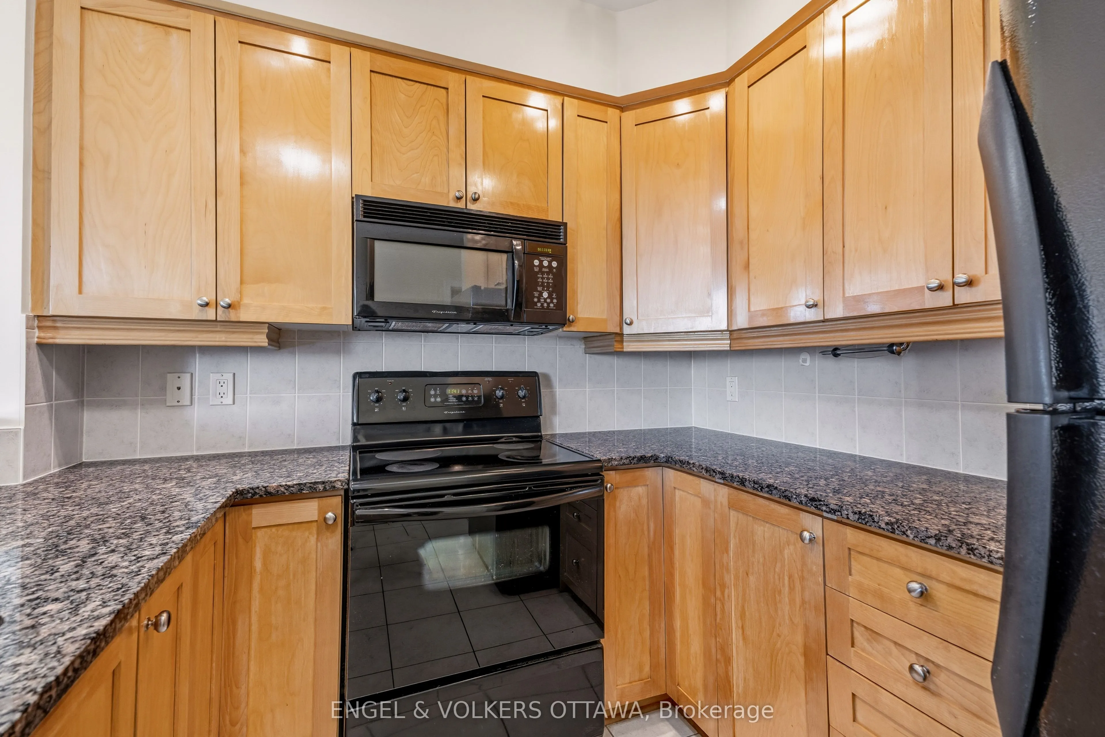 570 LAURIER Avenue #406
