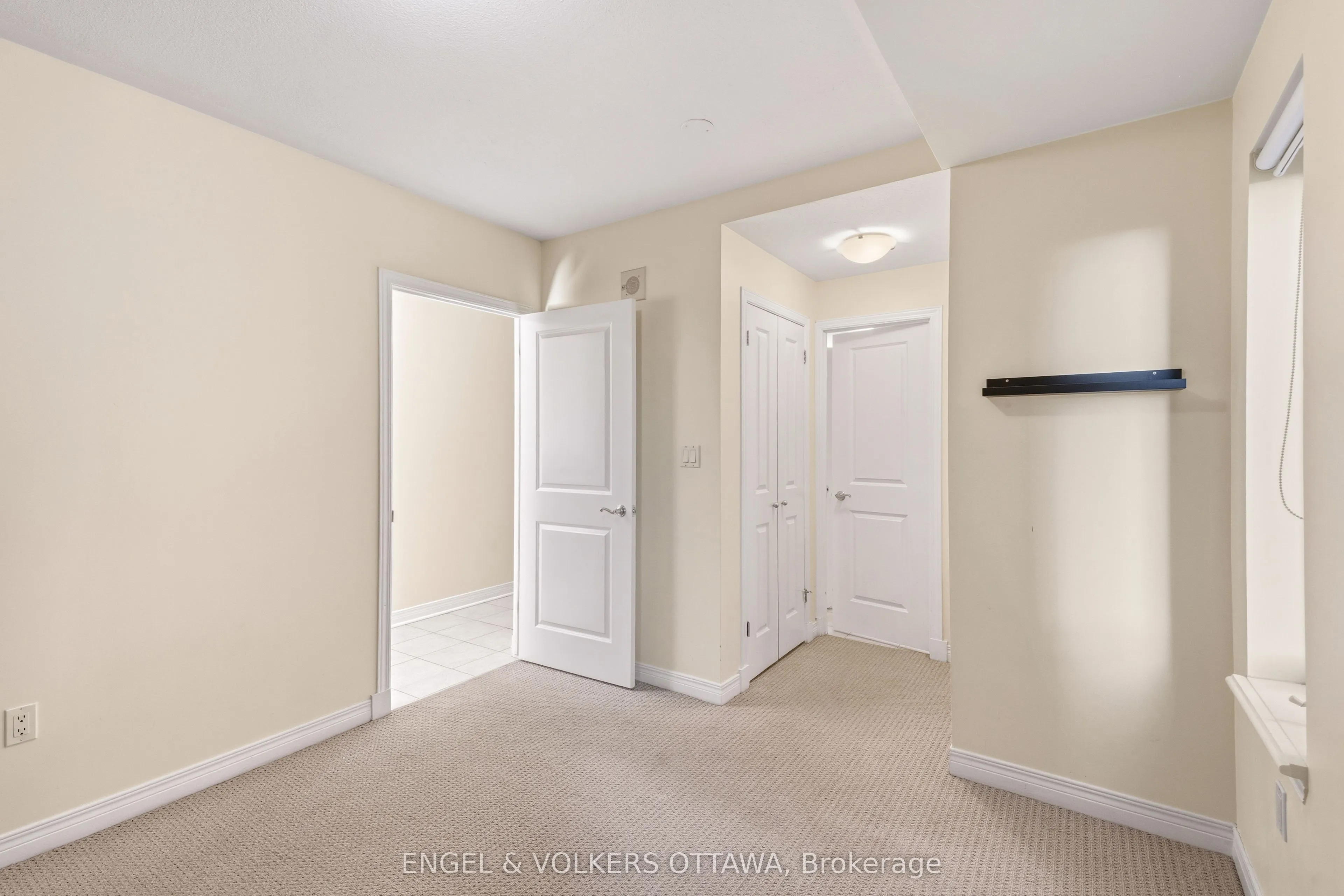 570 LAURIER Avenue #406