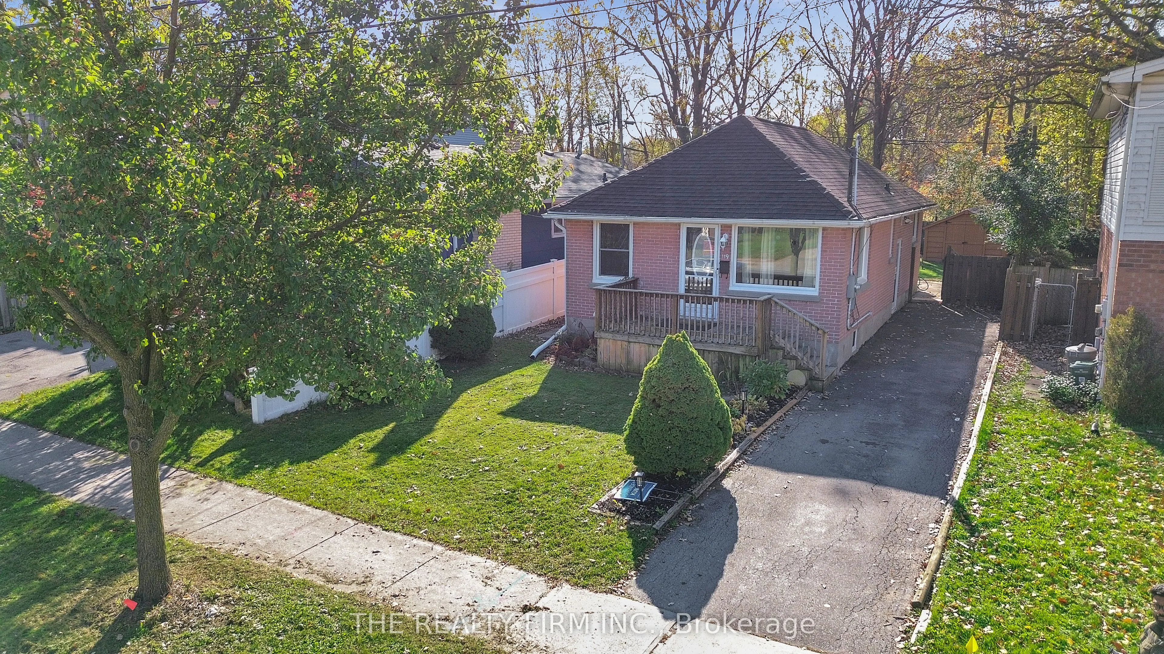 119 Emery Street W
