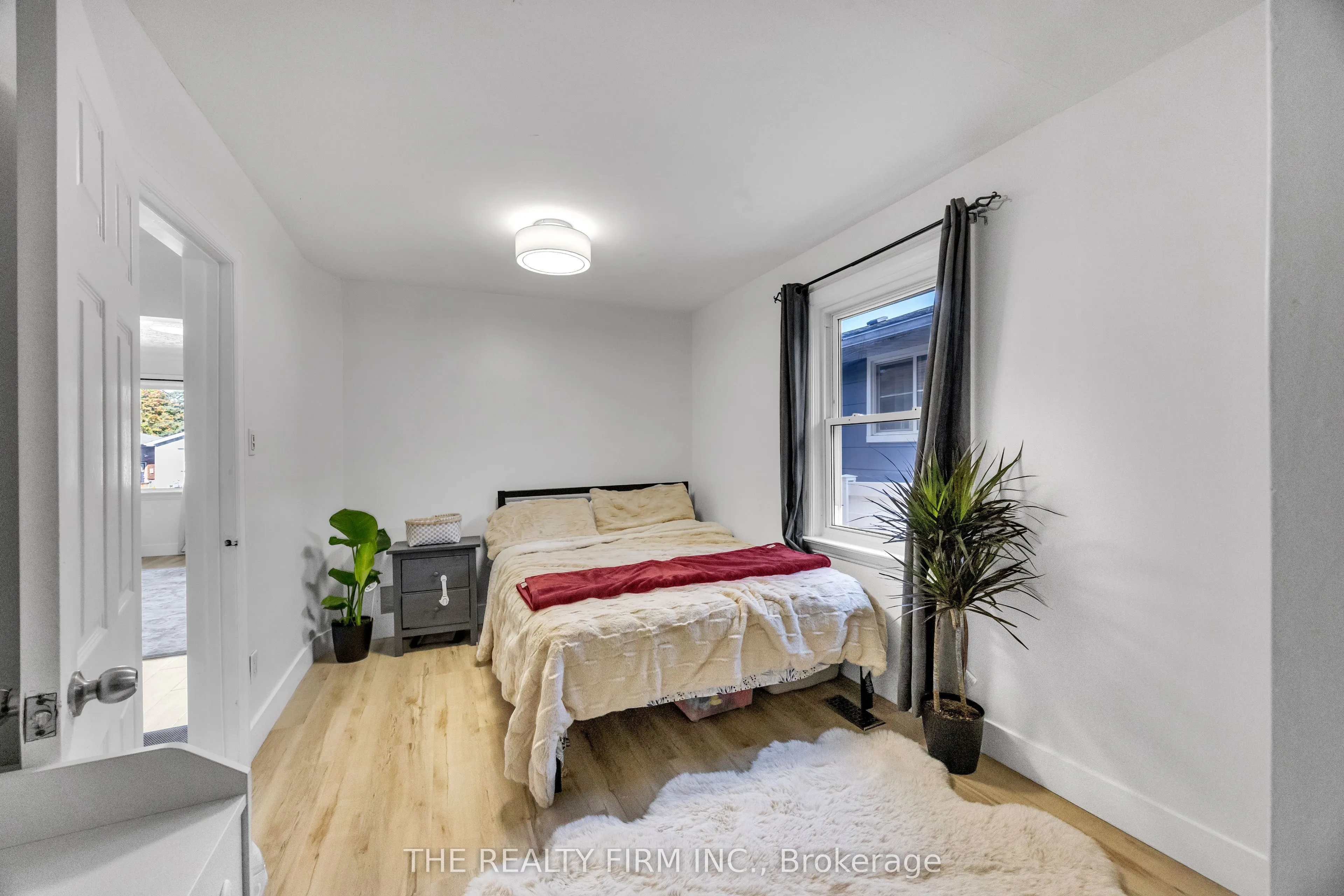 119 Emery Street W