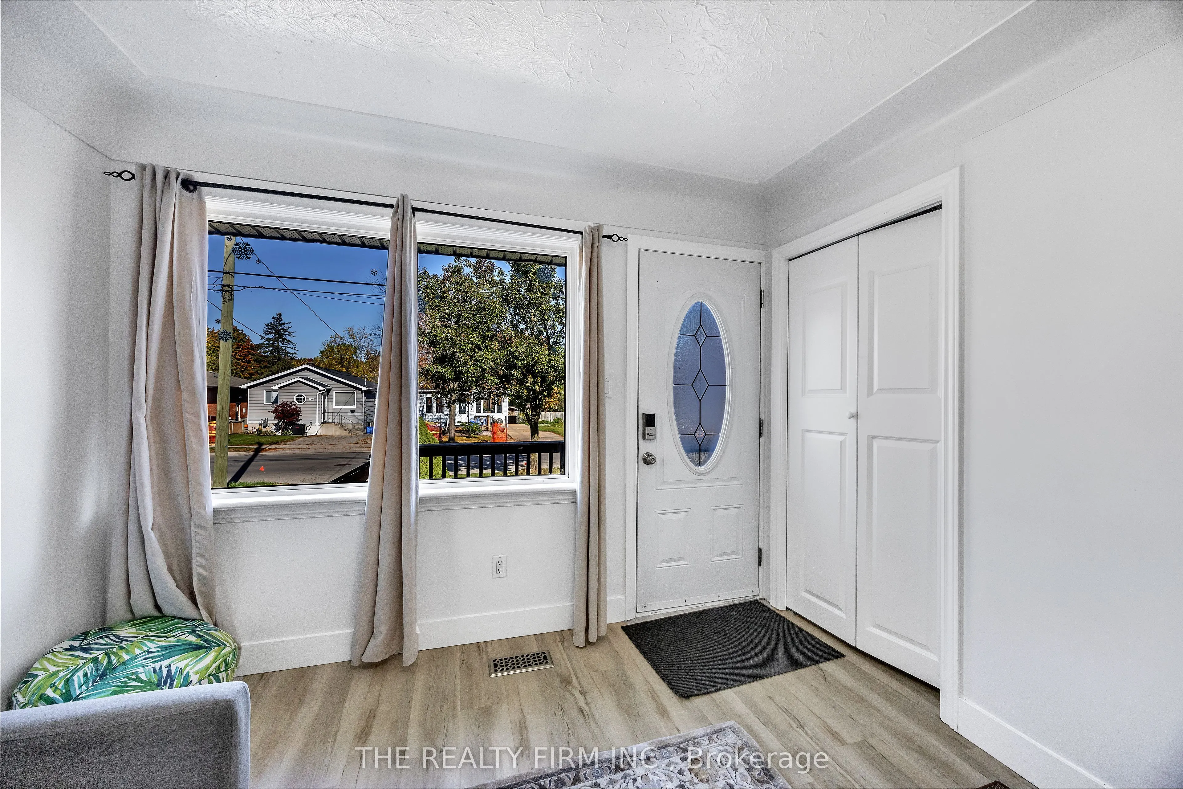 119 Emery Street W