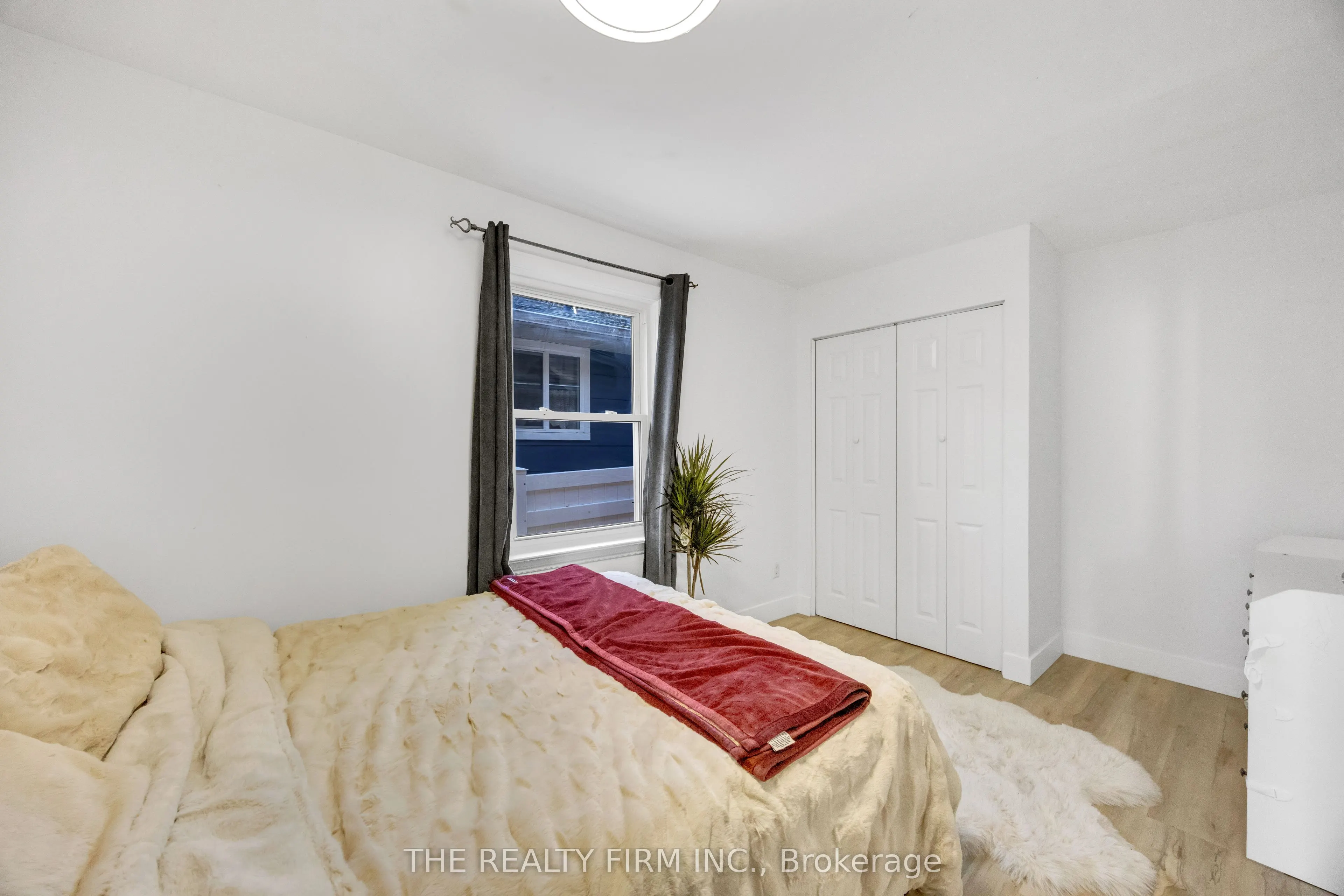 119 Emery Street W