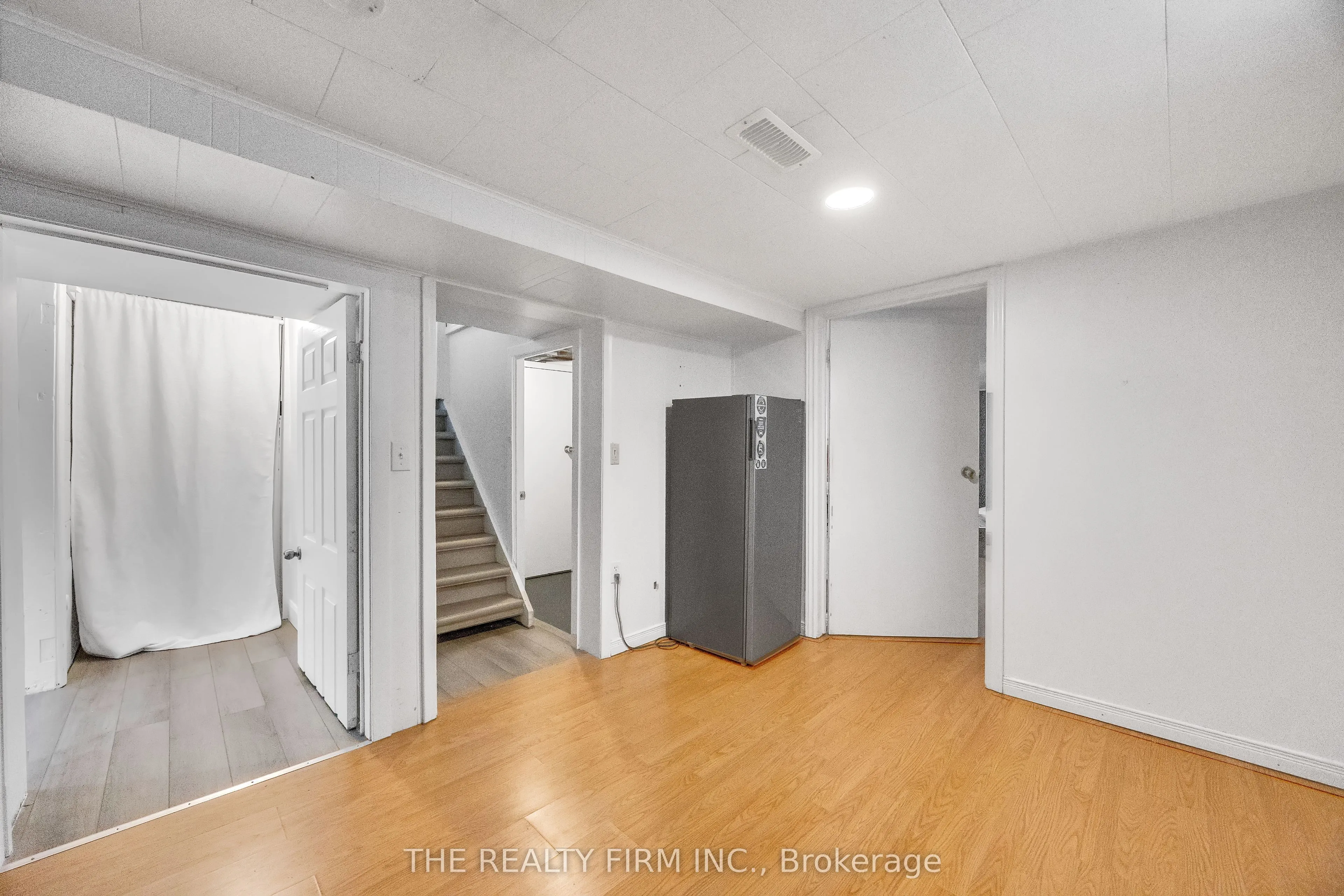 119 Emery Street W