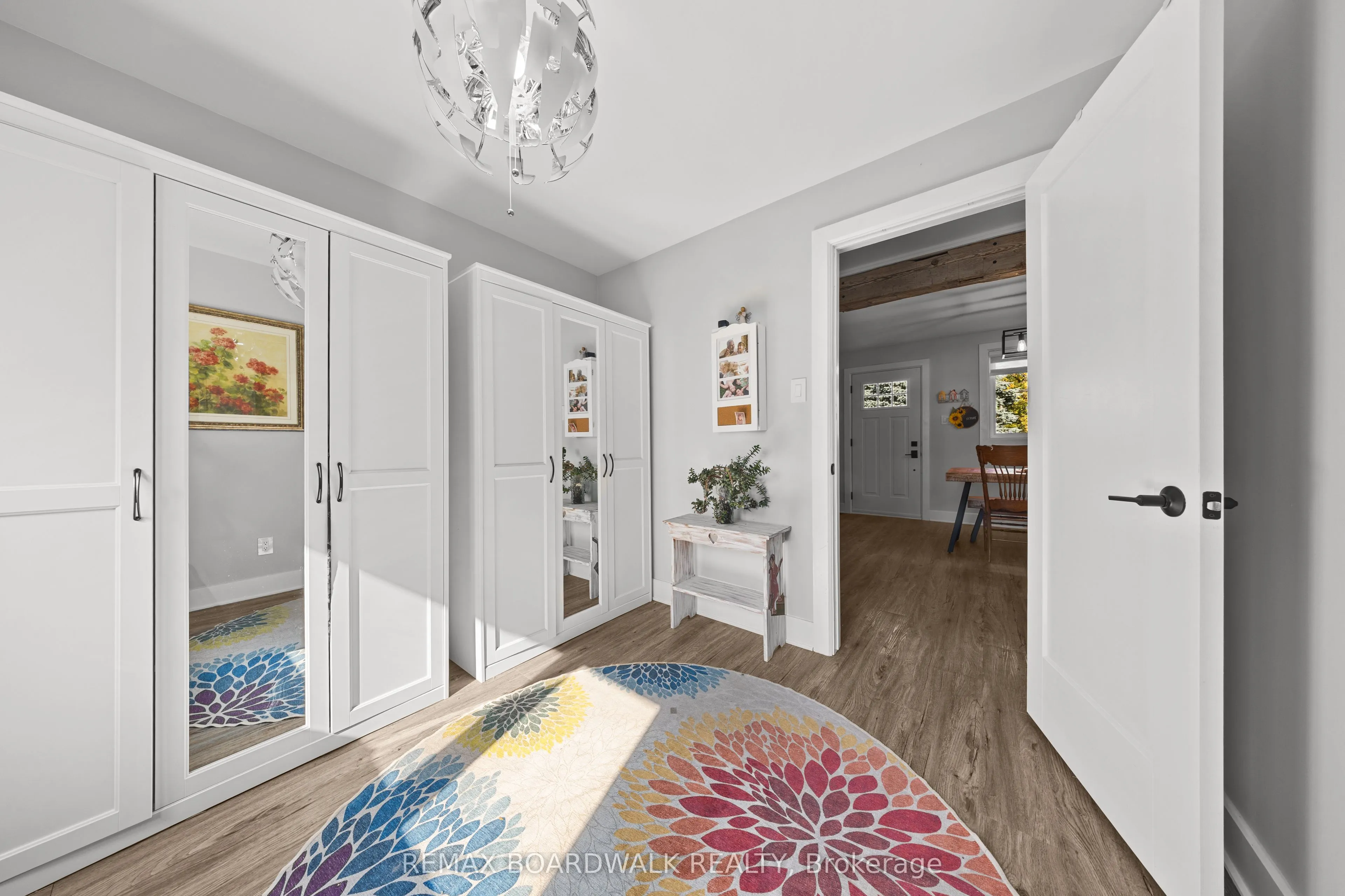 2187 Des Pins Street