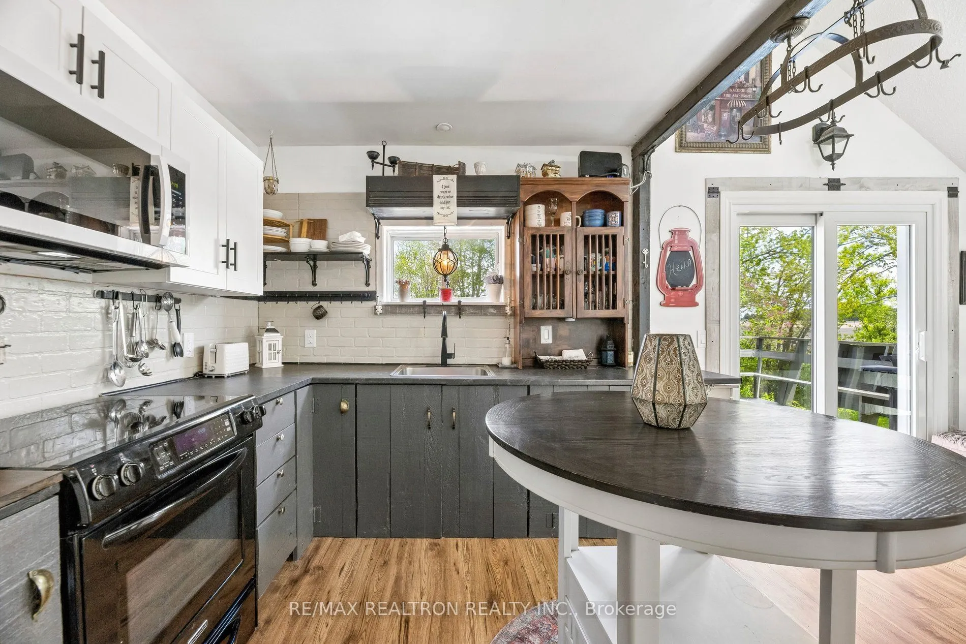 152 Settlers Road