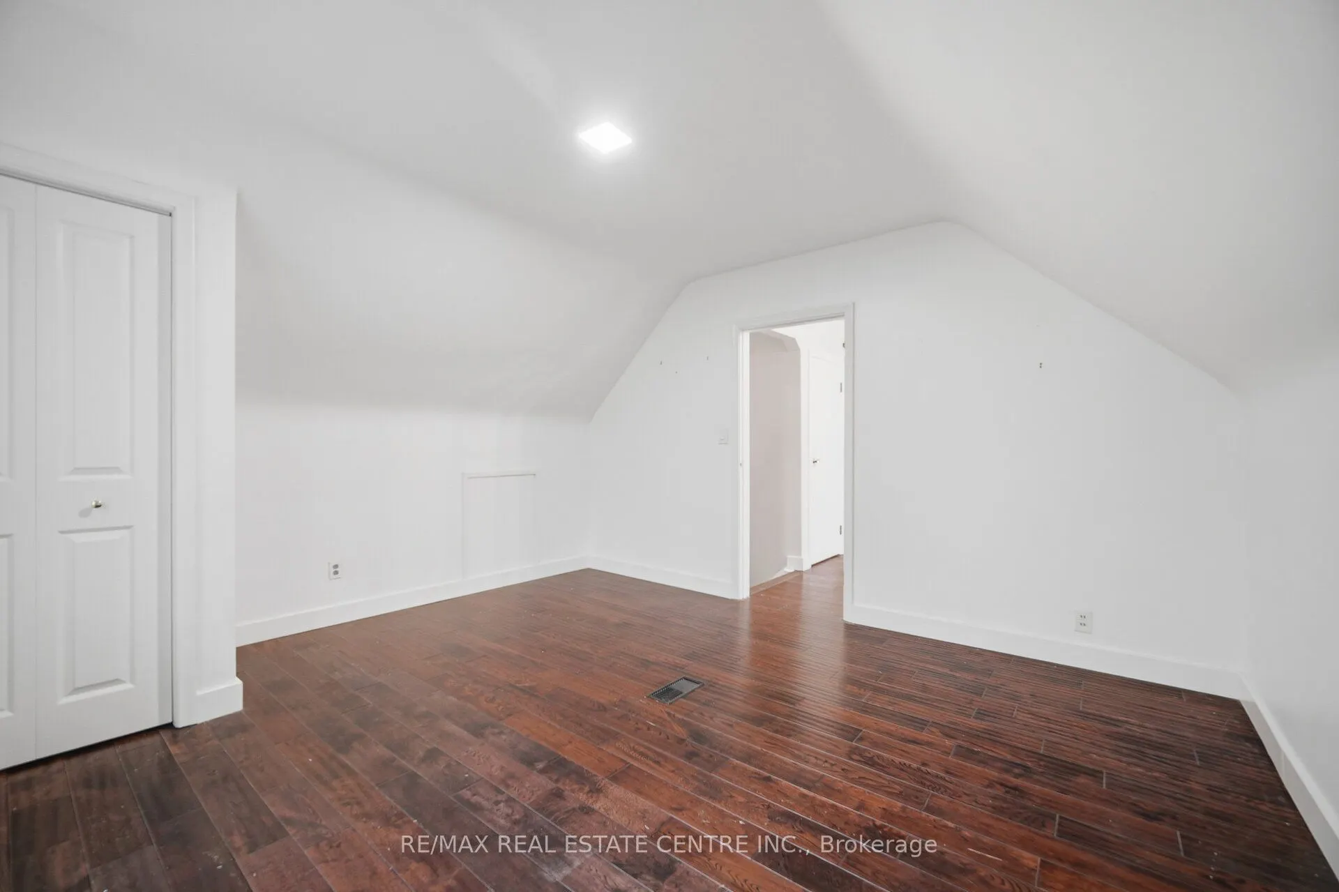 4 Lincoln Crescent