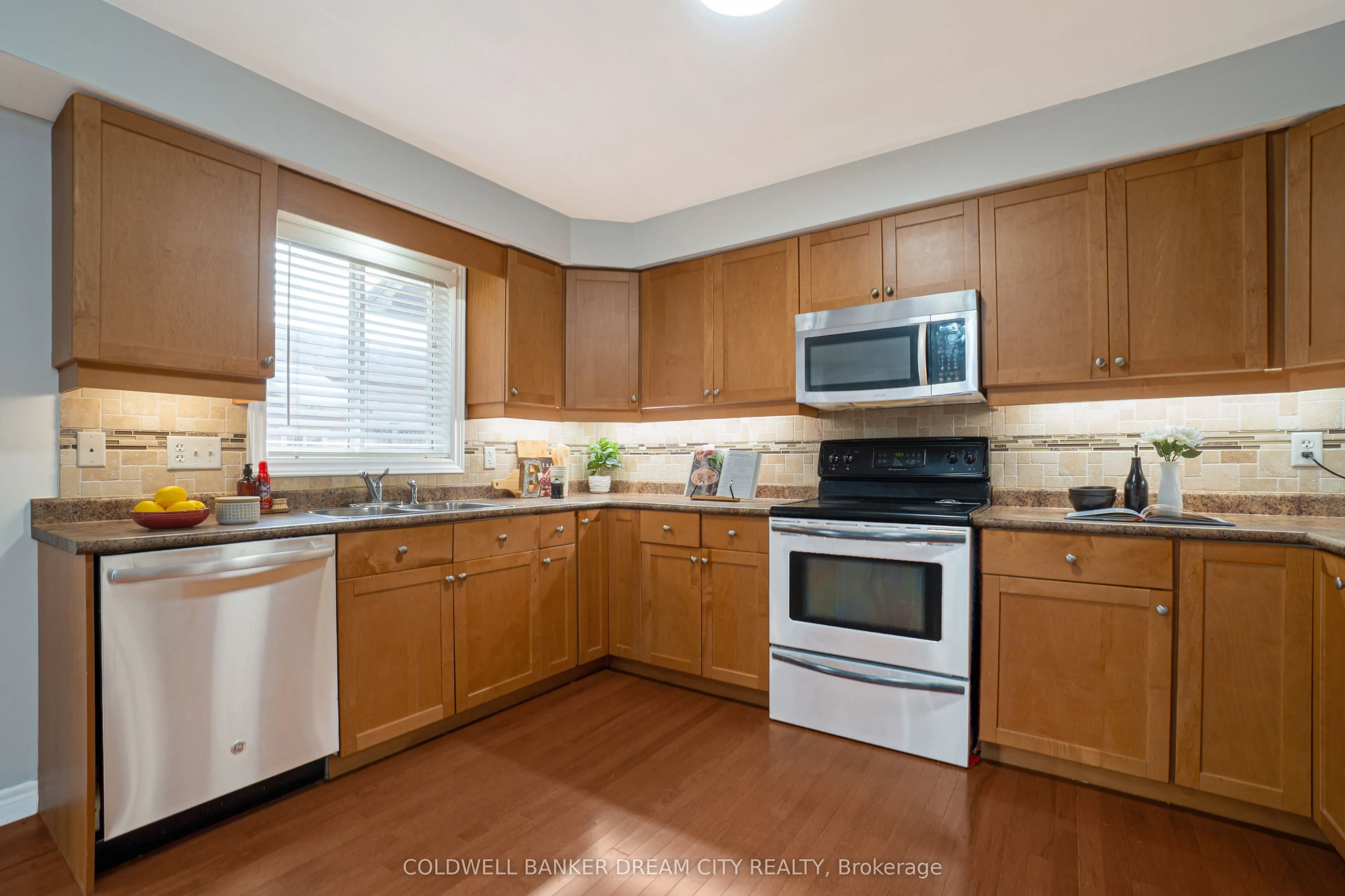976 Kimball Crescent