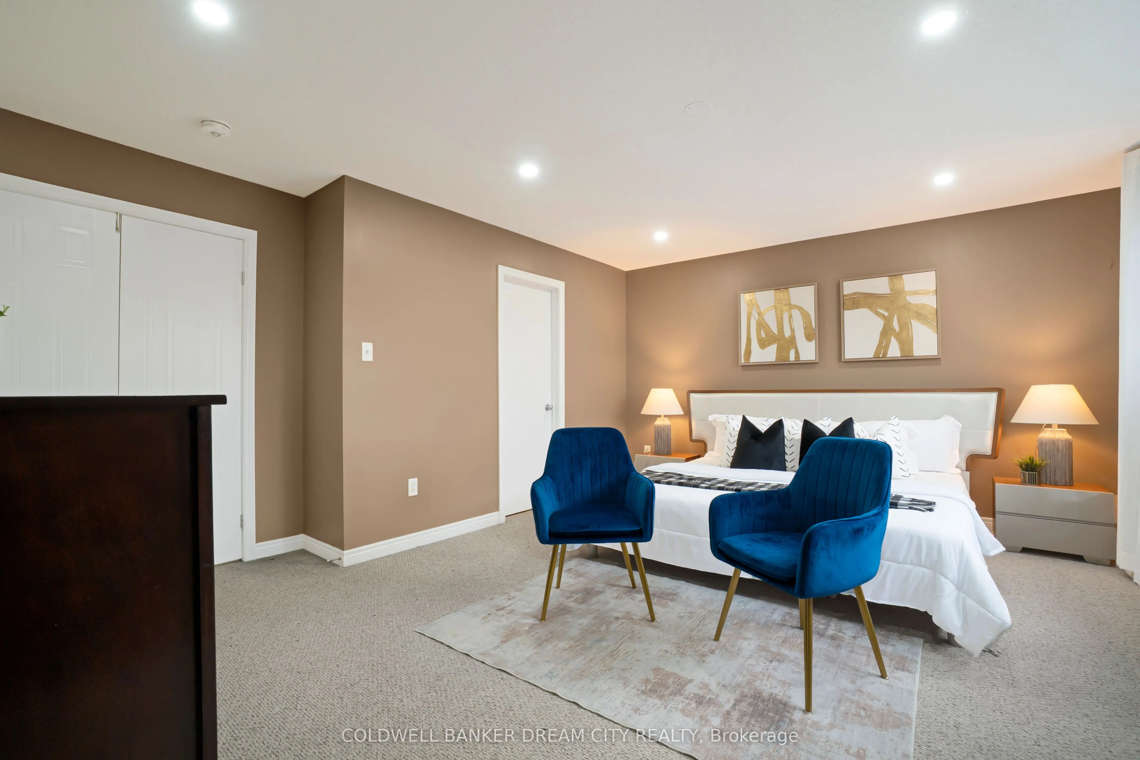 976 Kimball Crescent