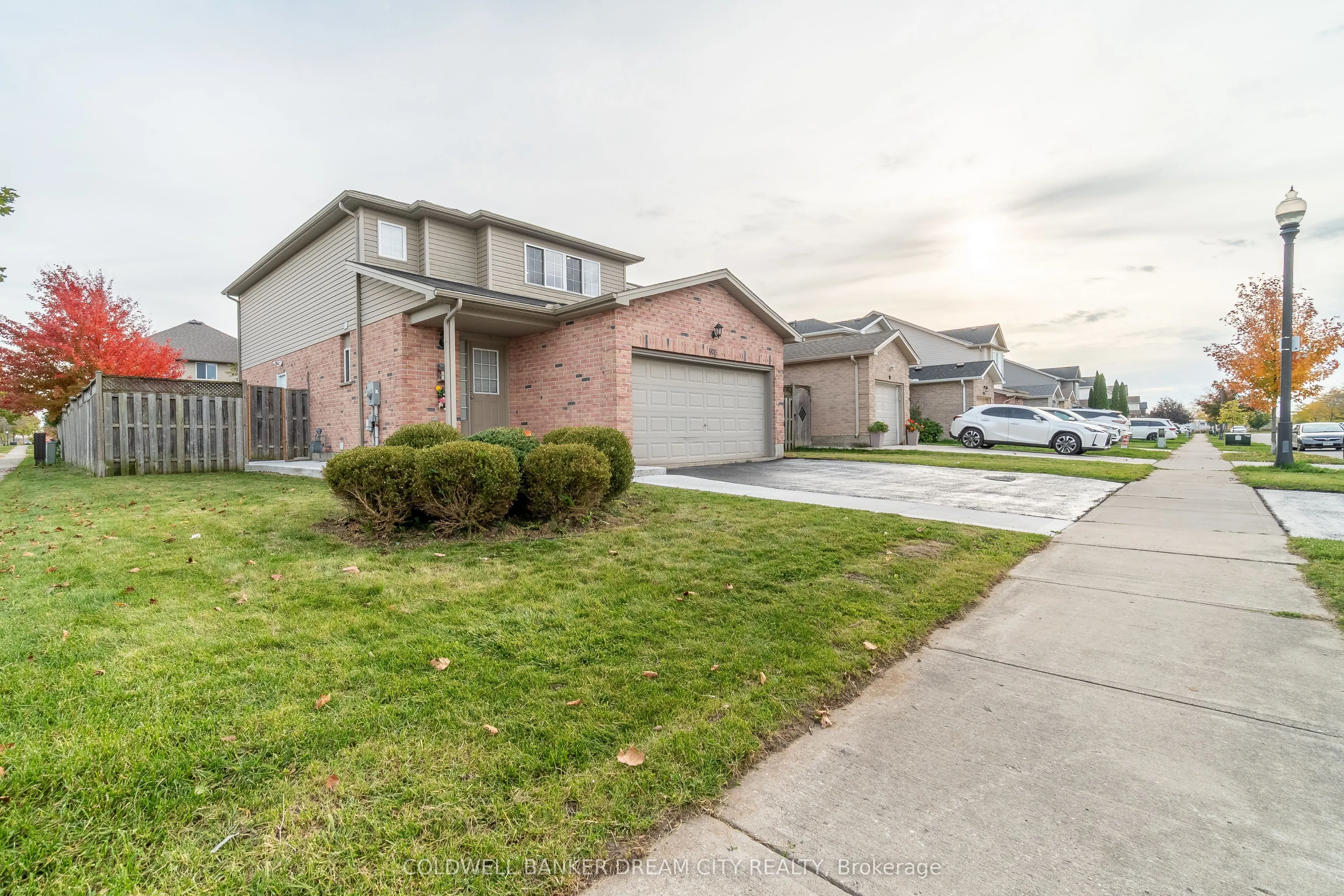 976 Kimball Crescent