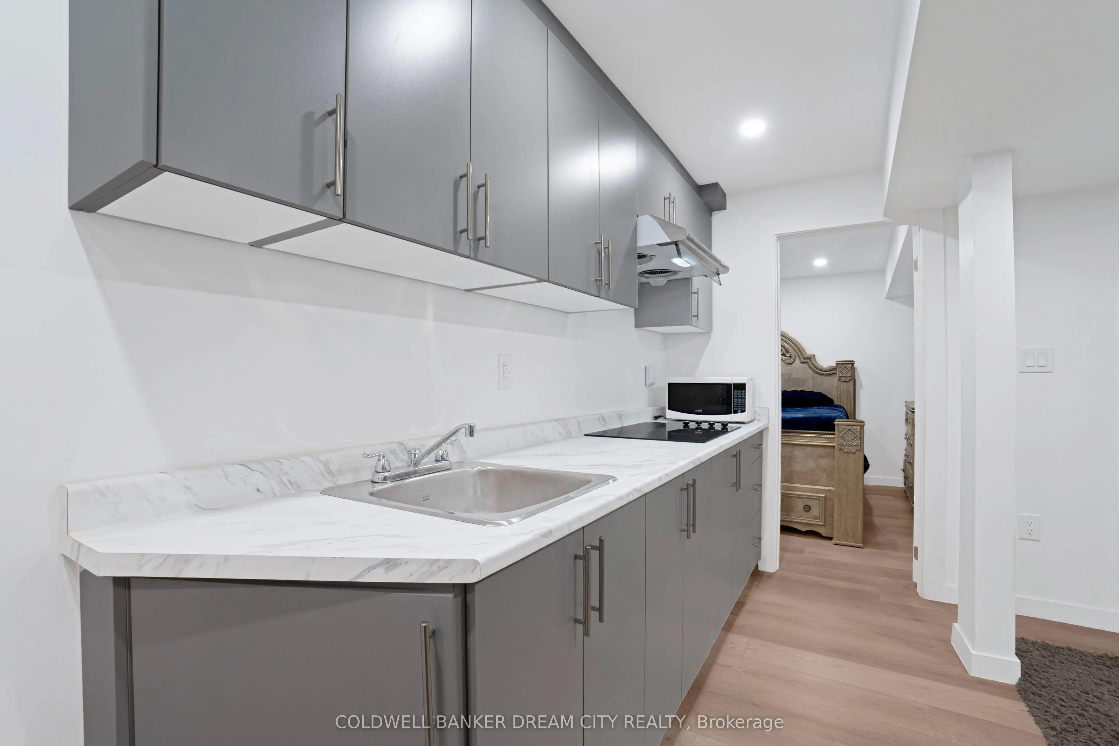 976 Kimball Crescent