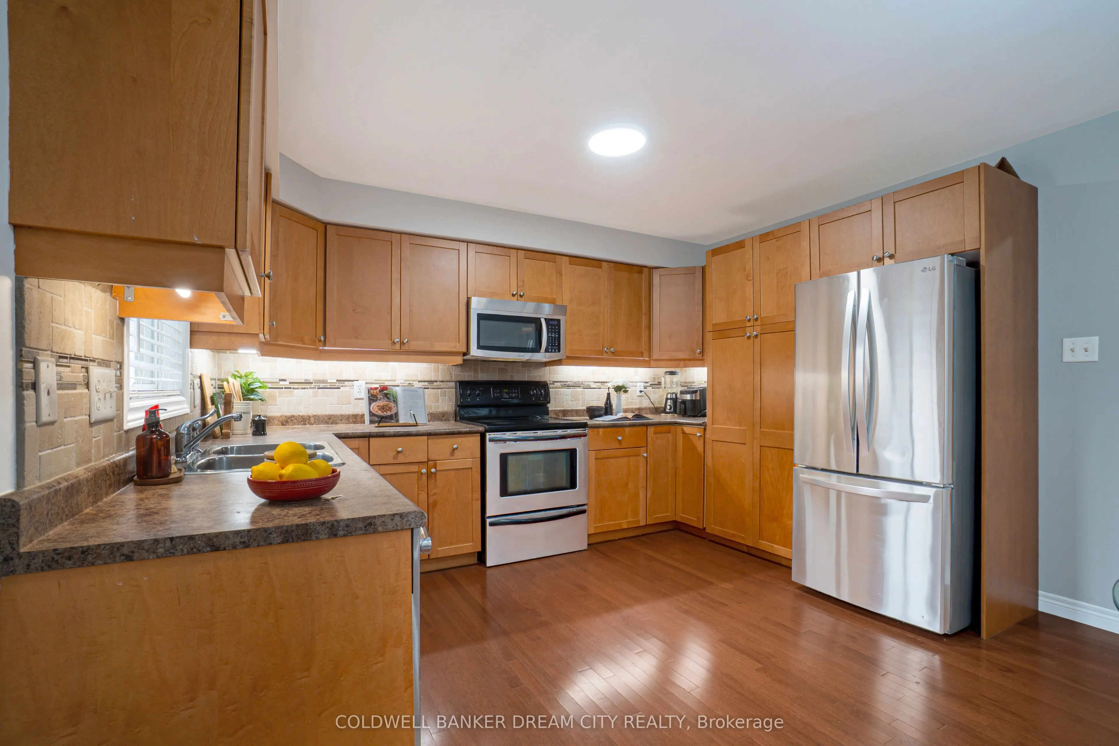 976 Kimball Crescent