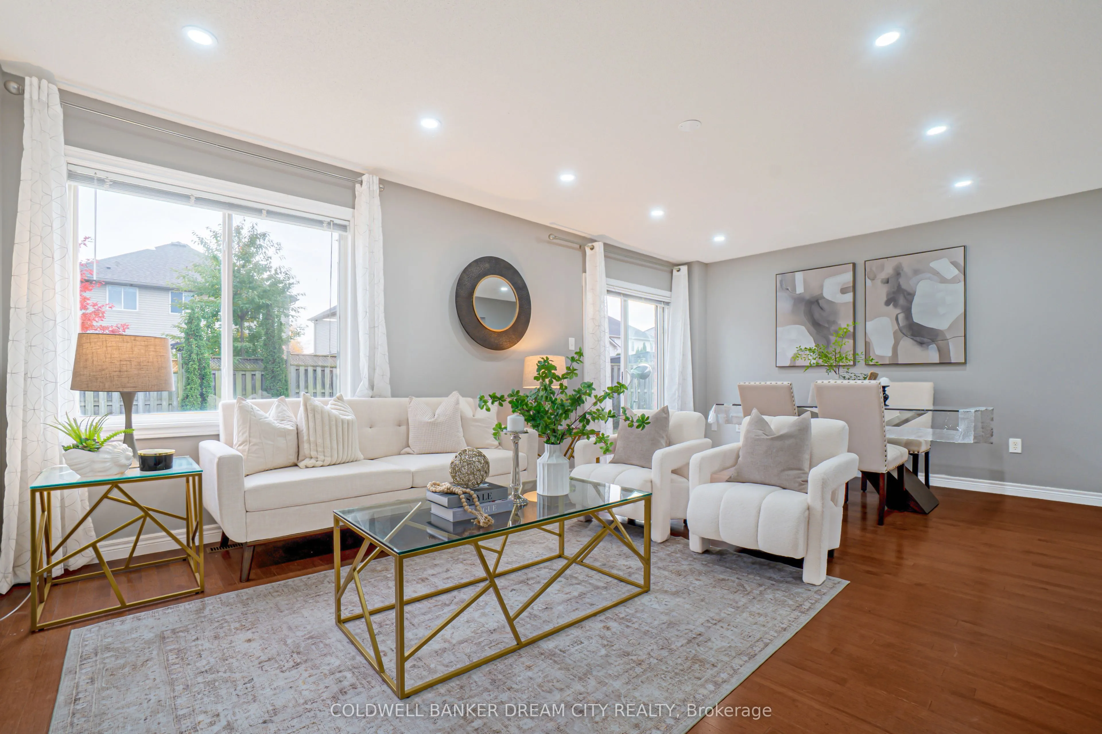 976 Kimball Crescent