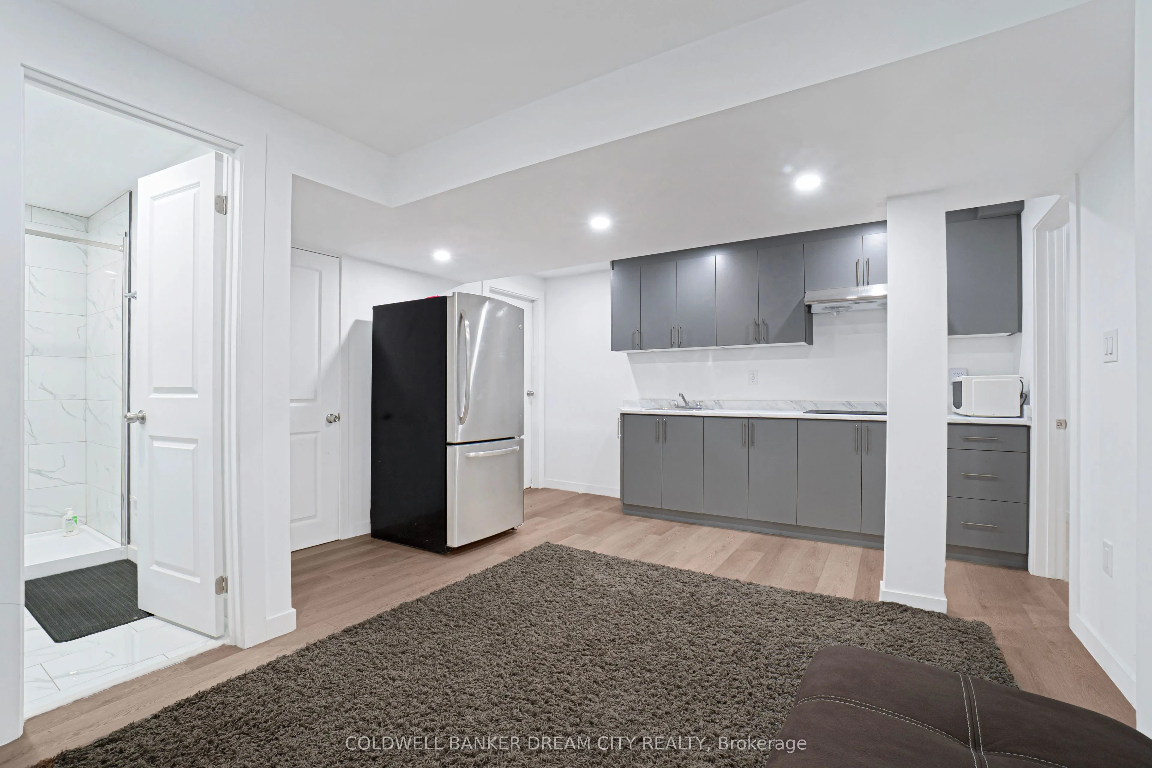 976 Kimball Crescent