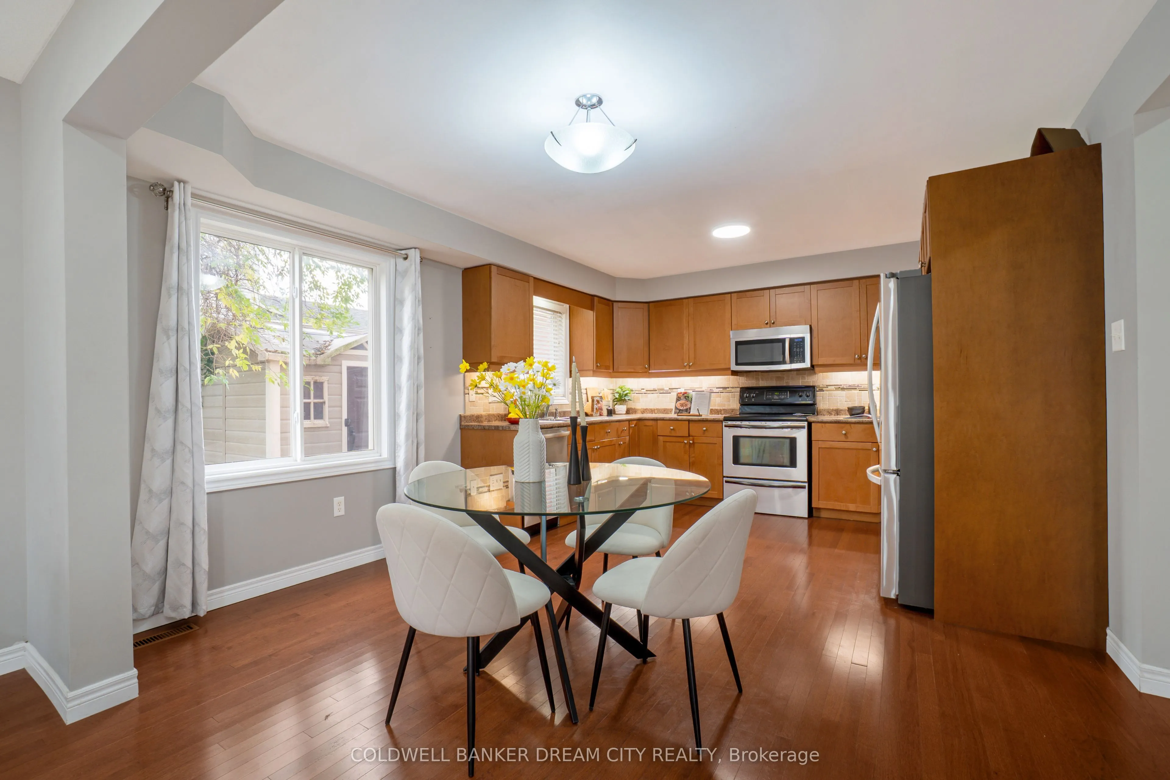 976 Kimball Crescent