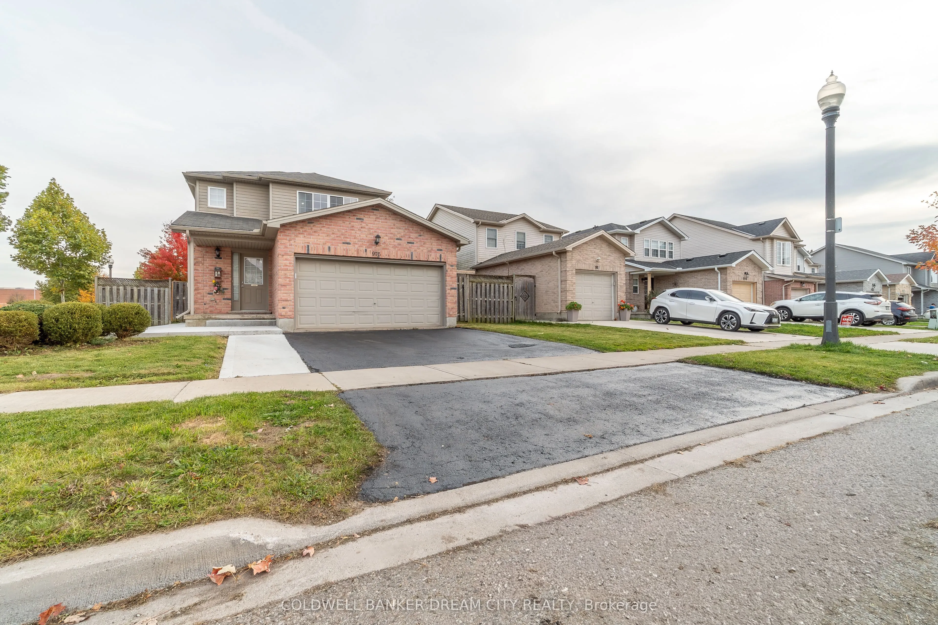976 Kimball Crescent