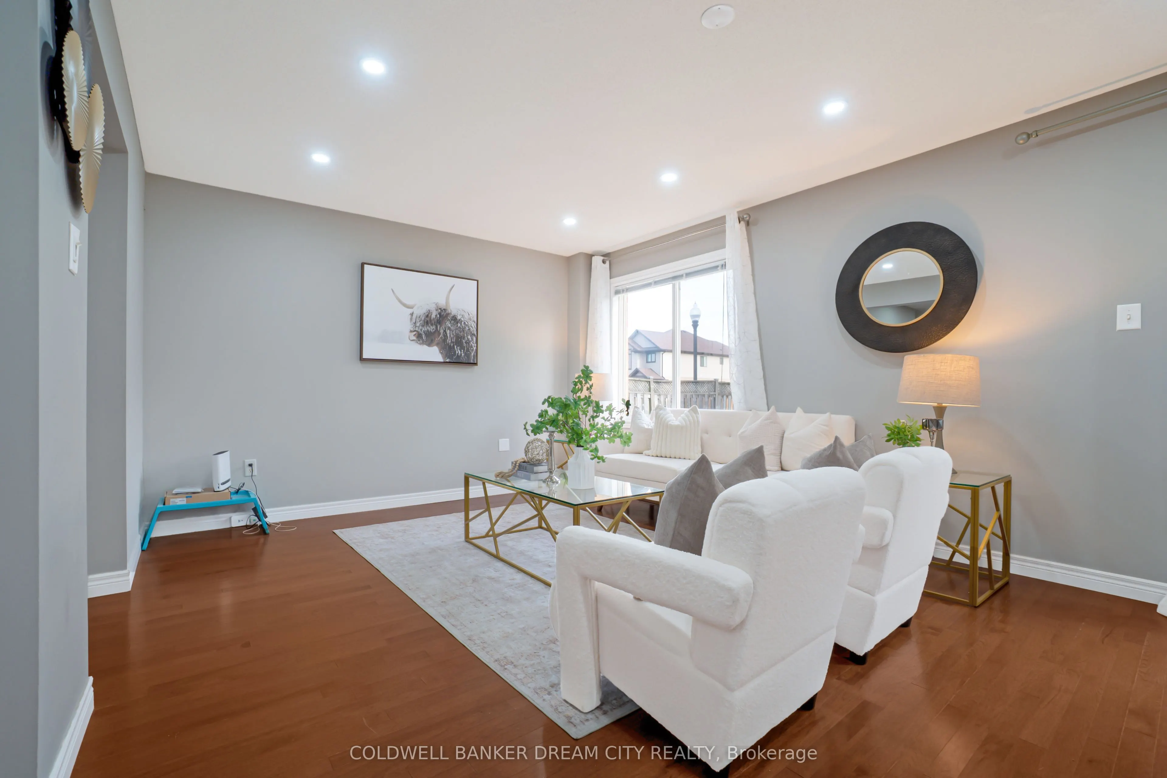 976 Kimball Crescent
