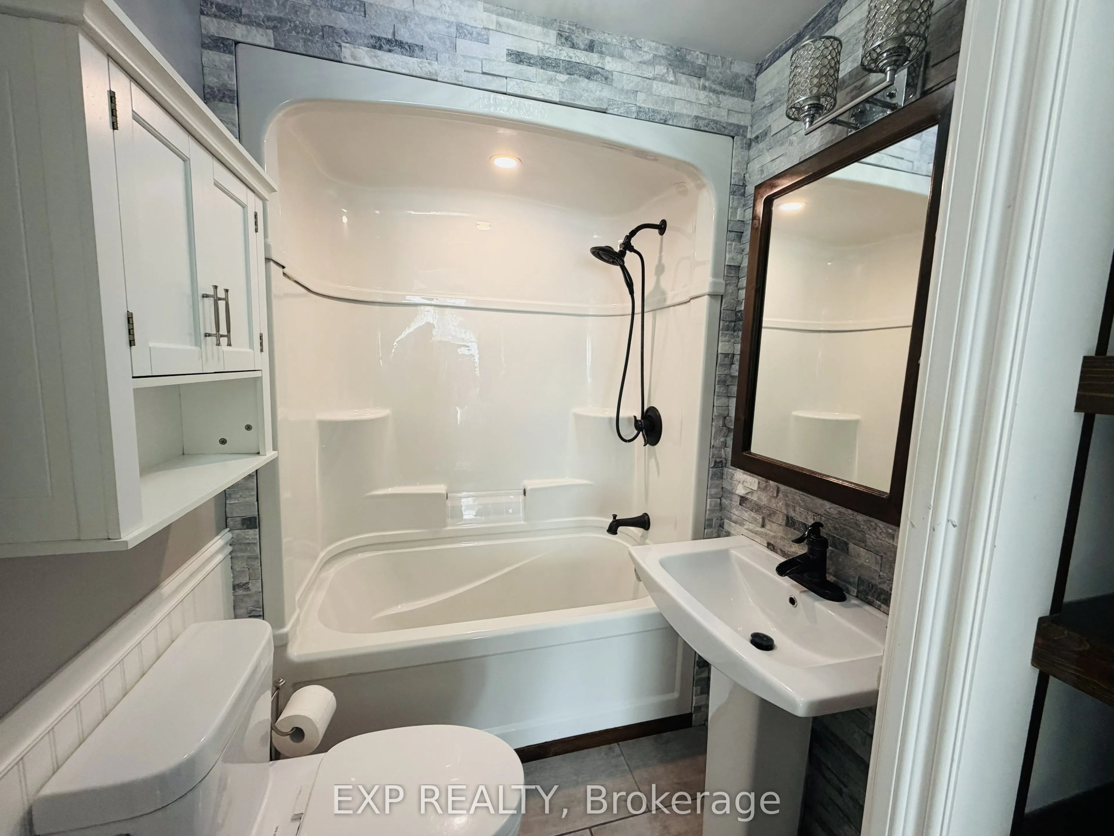 91 Beckwith Street E