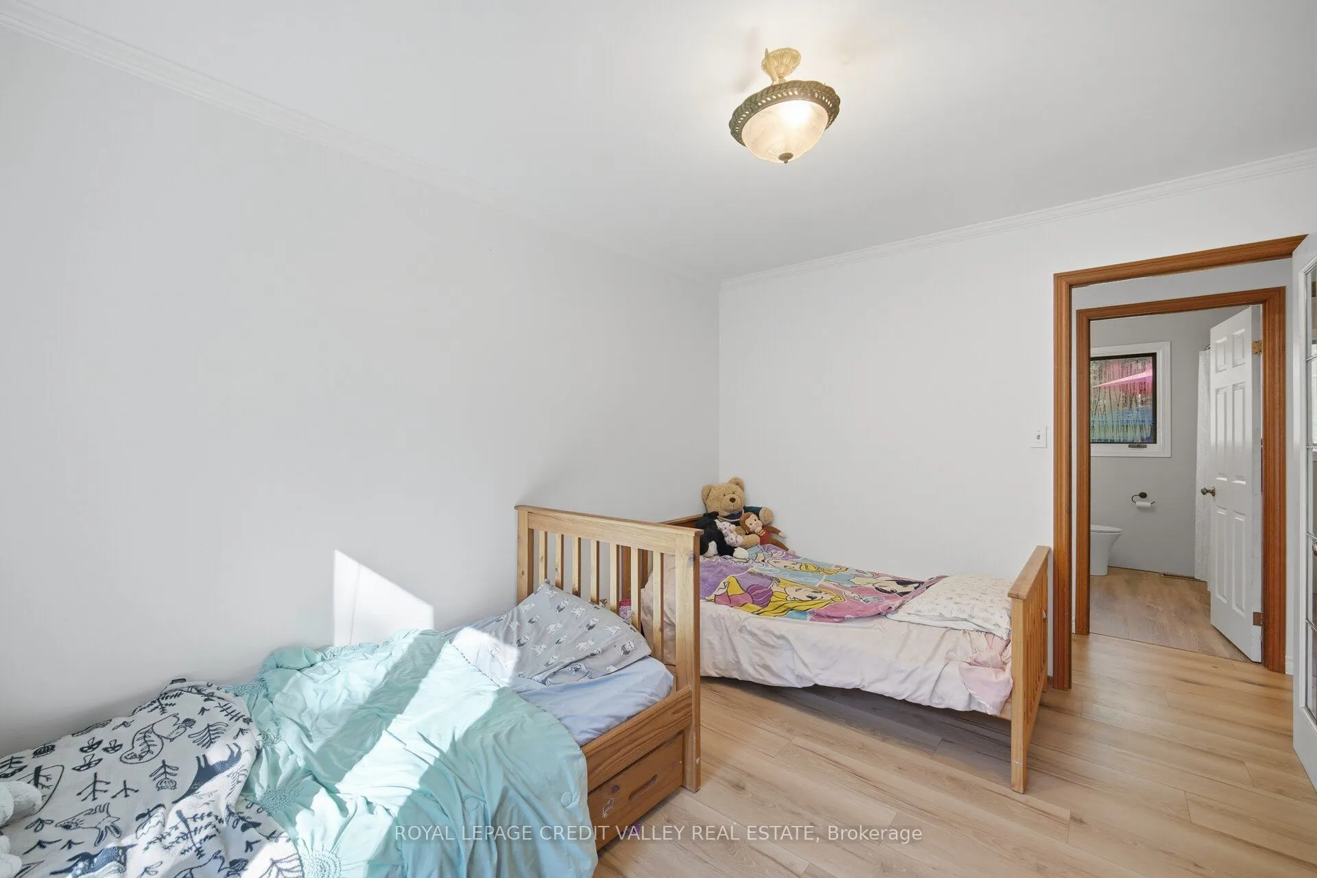 574291 Side Road 40