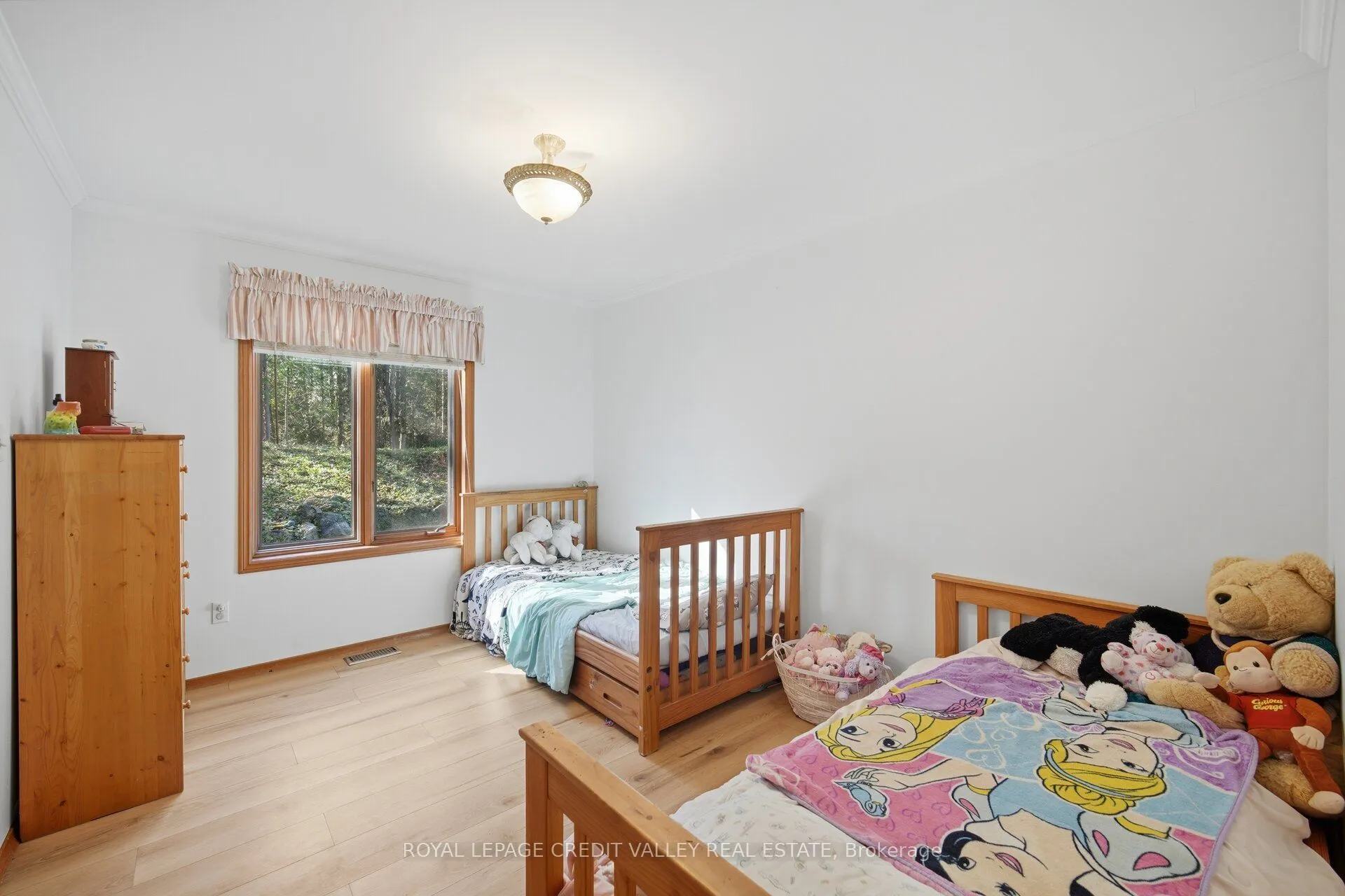 574291 Side Road 40