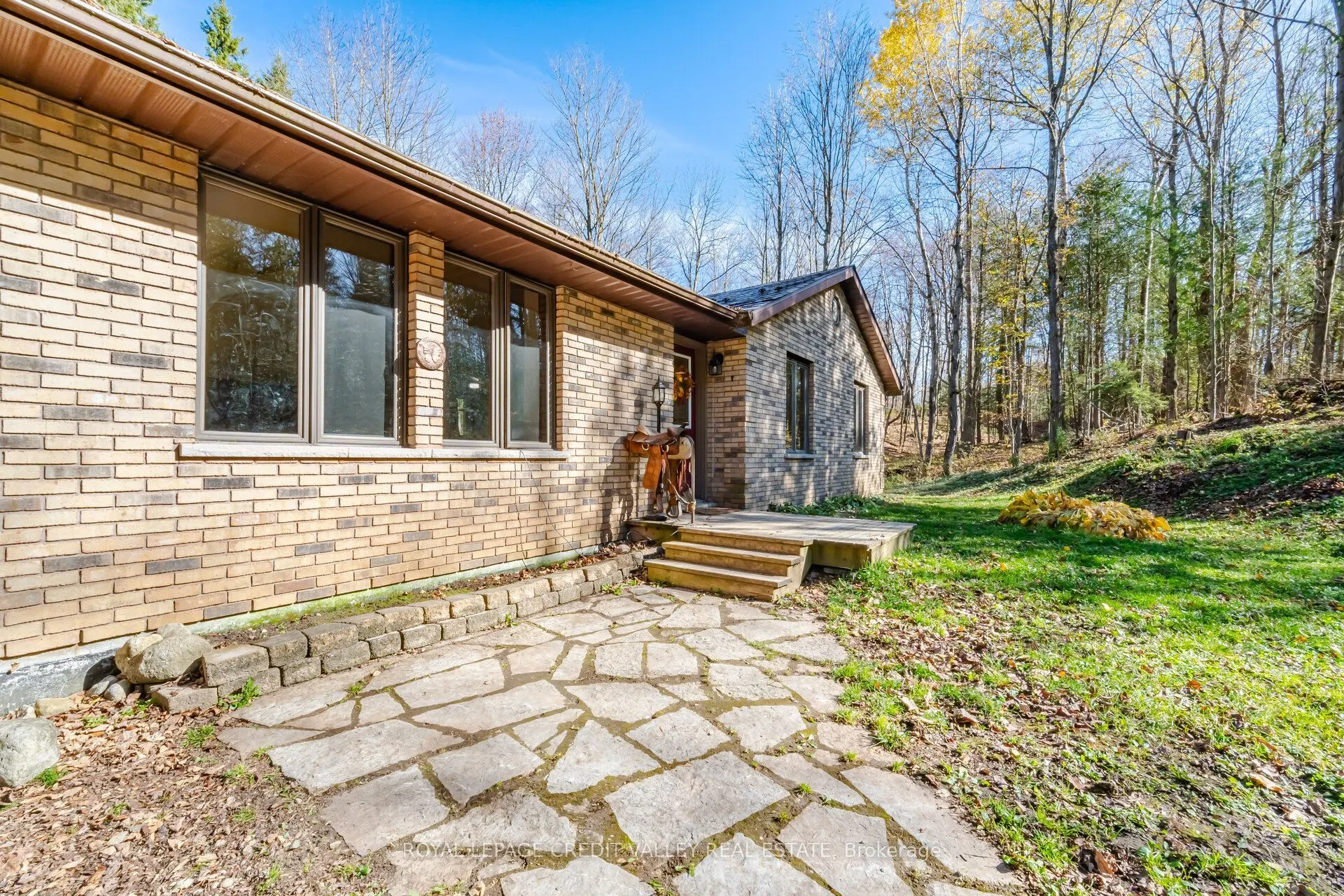 574291 Side Road 40
