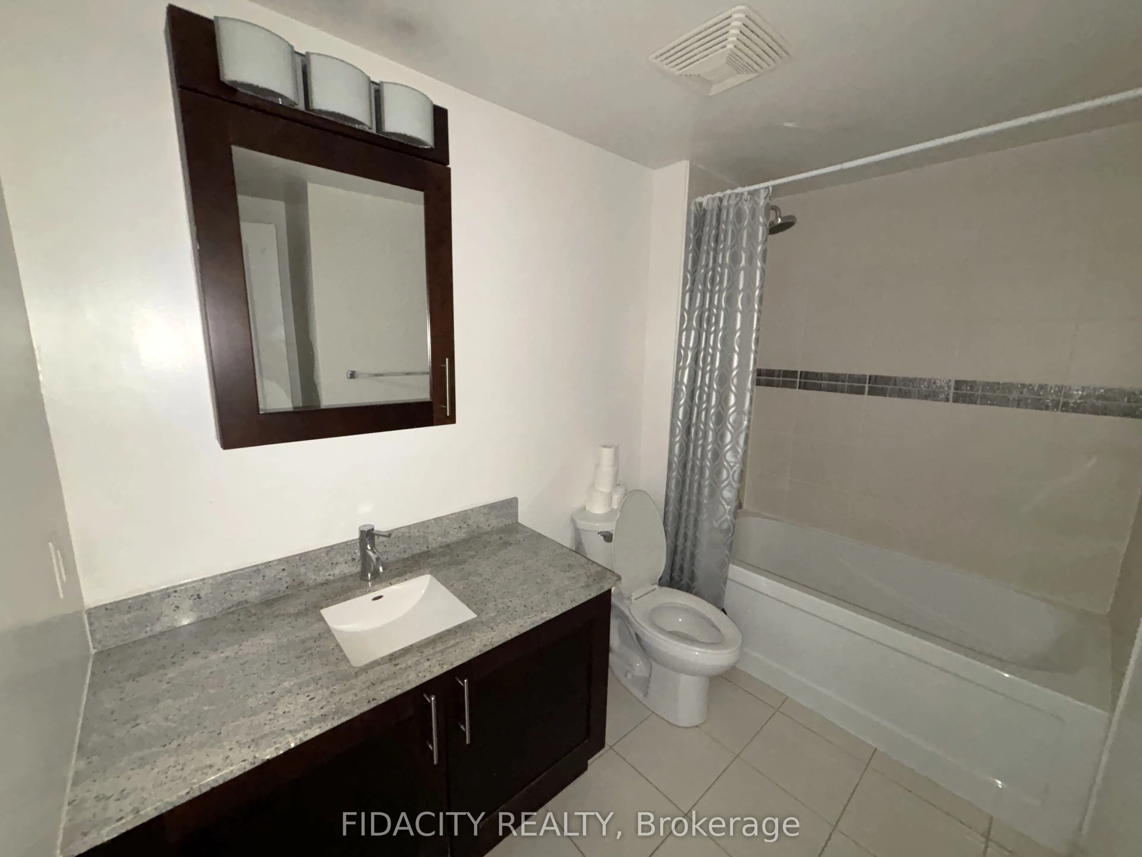 242 Rideau Street #1004