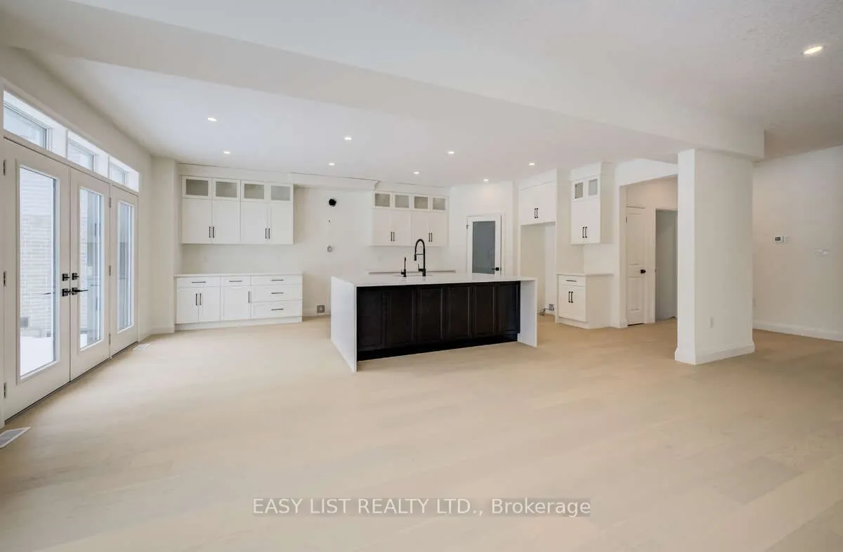 487 Black Street