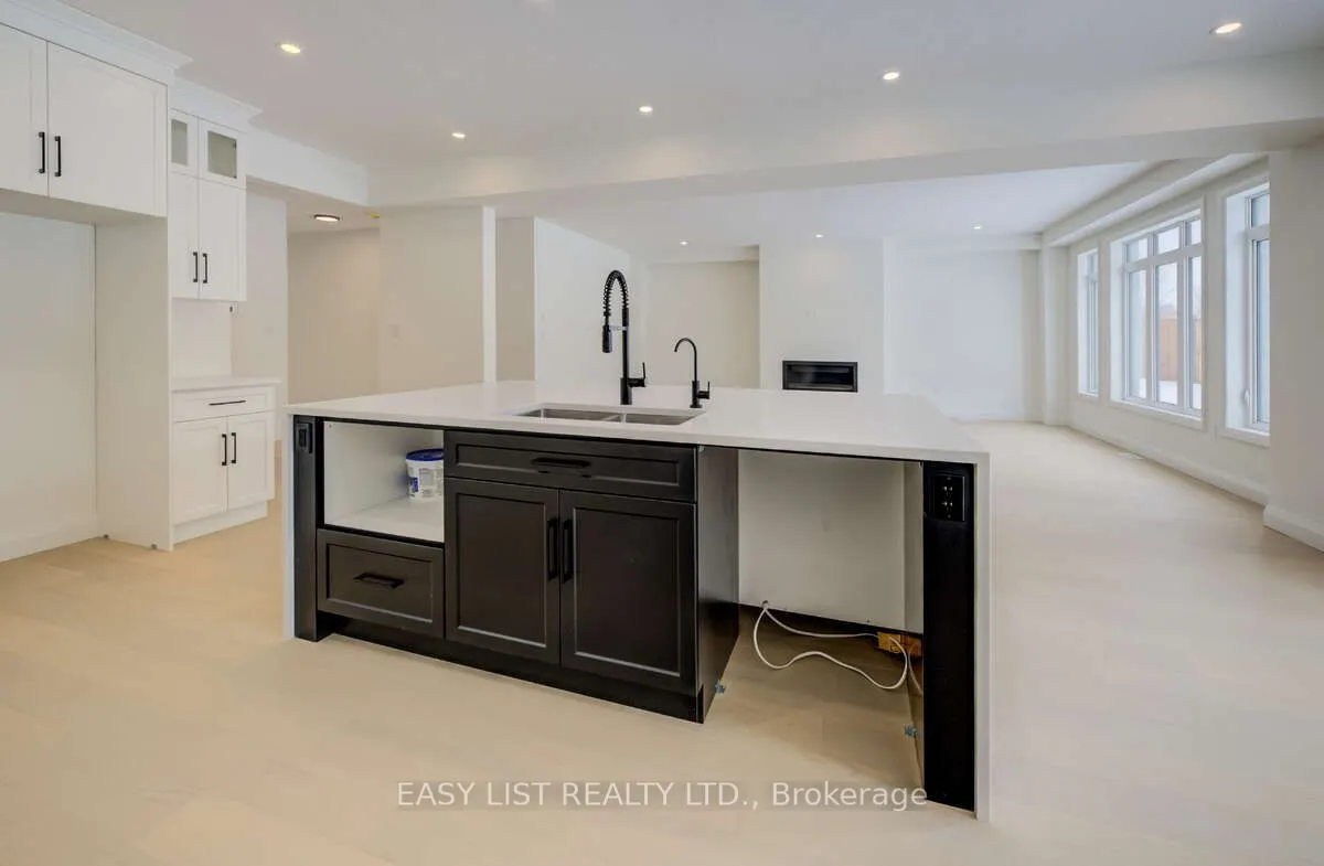 487 Black Street