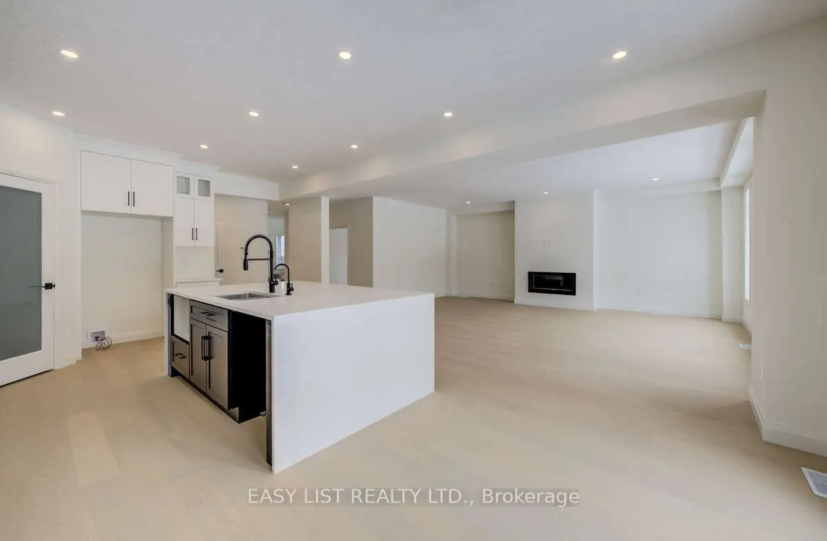 487 Black Street