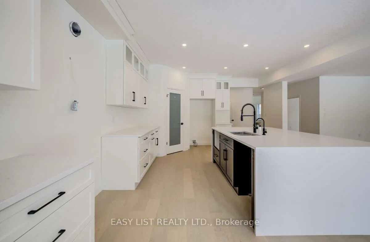 487 Black Street