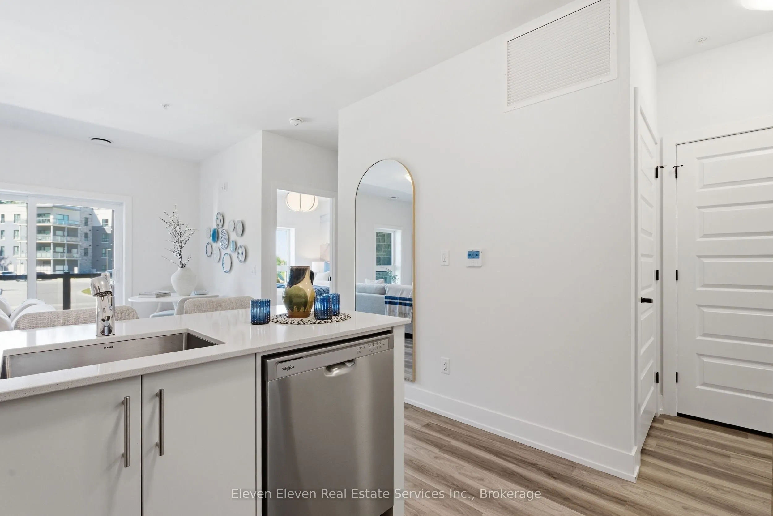1000 LACKNER Place #605