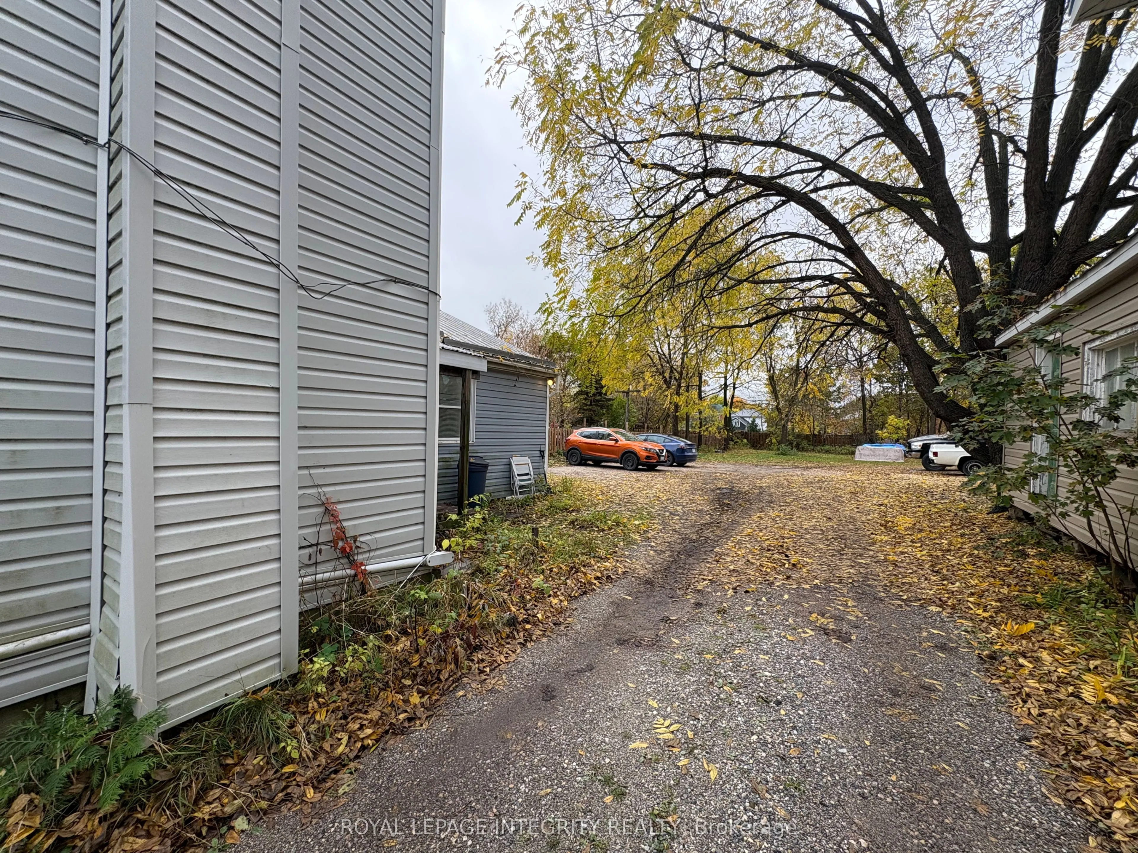 26 WILSON Street W #C