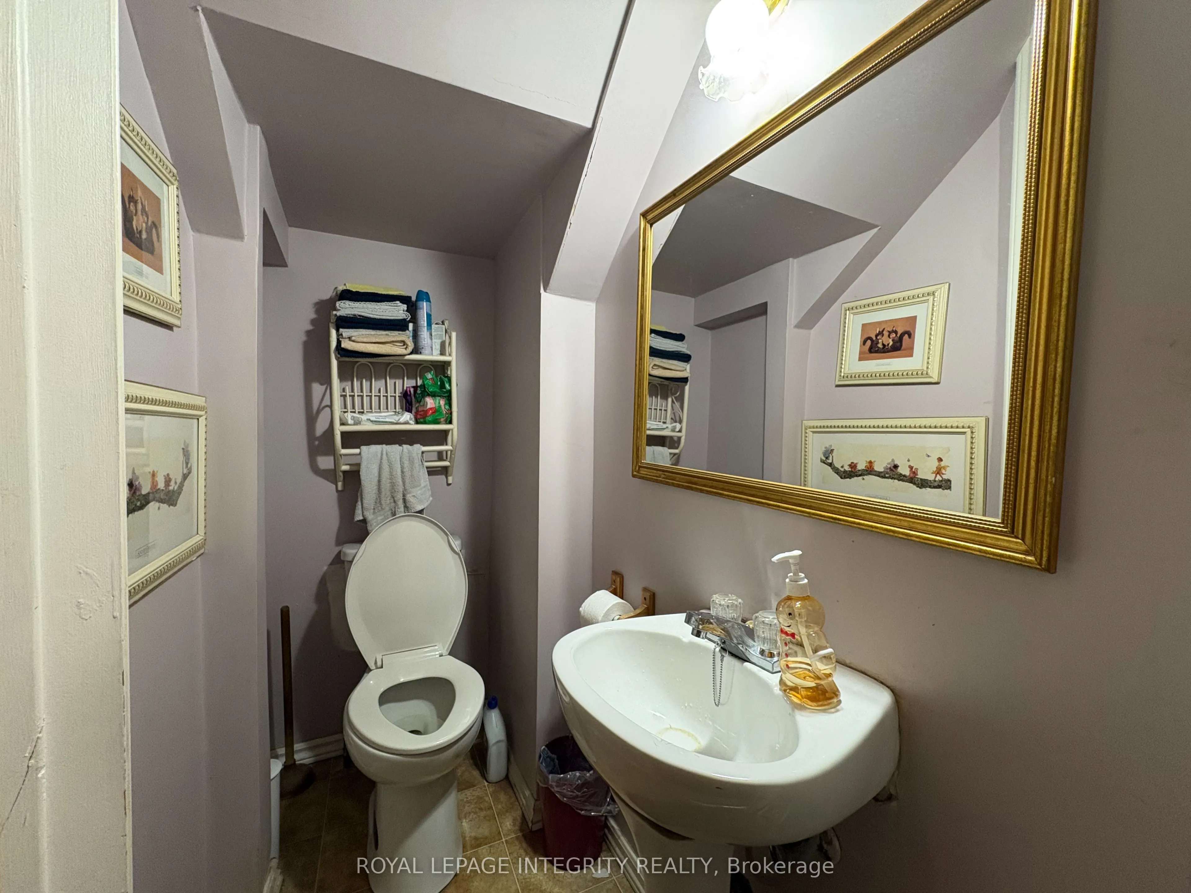 26 WILSON Street W #C