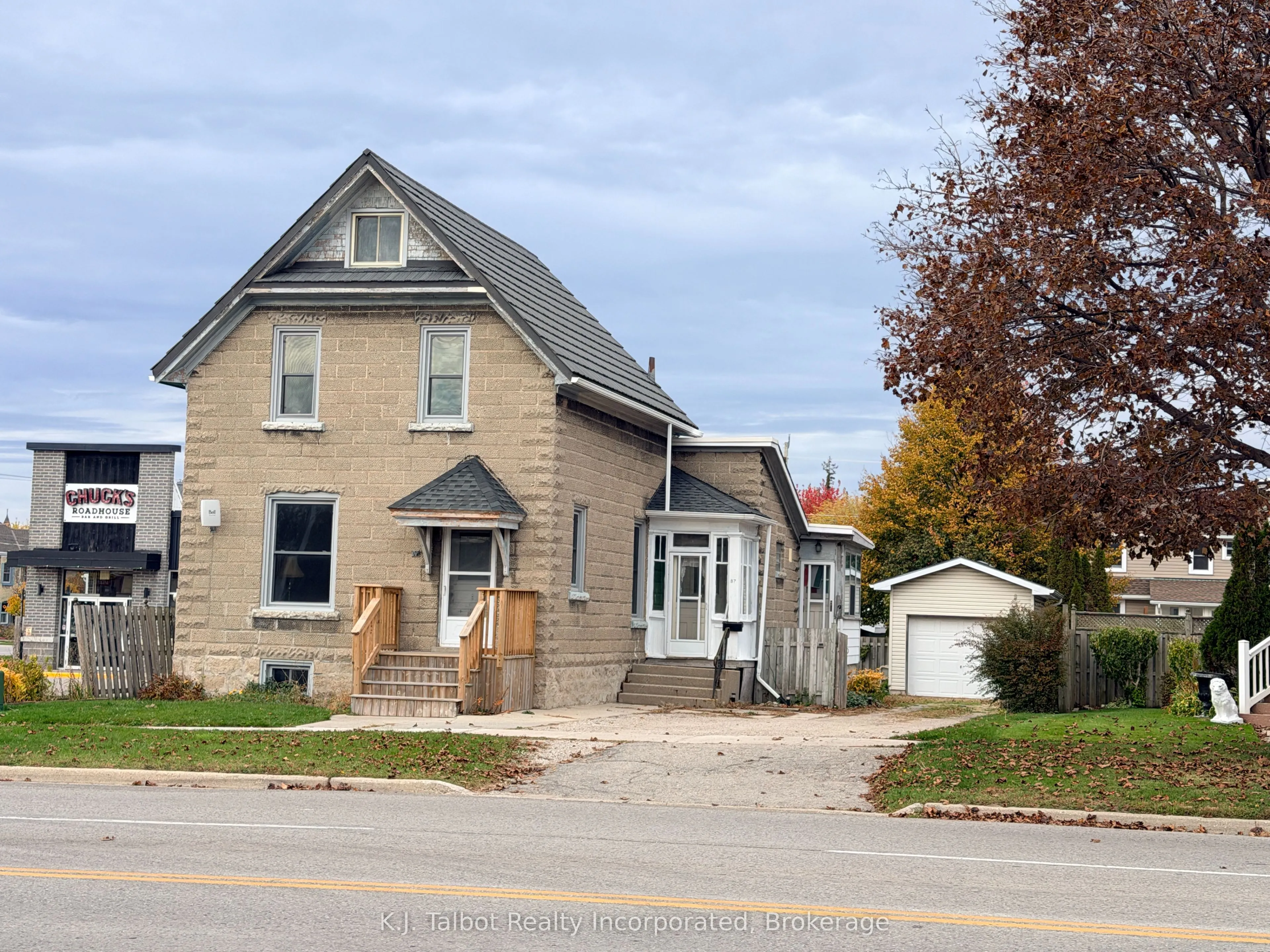 87 Elgin Avenue E