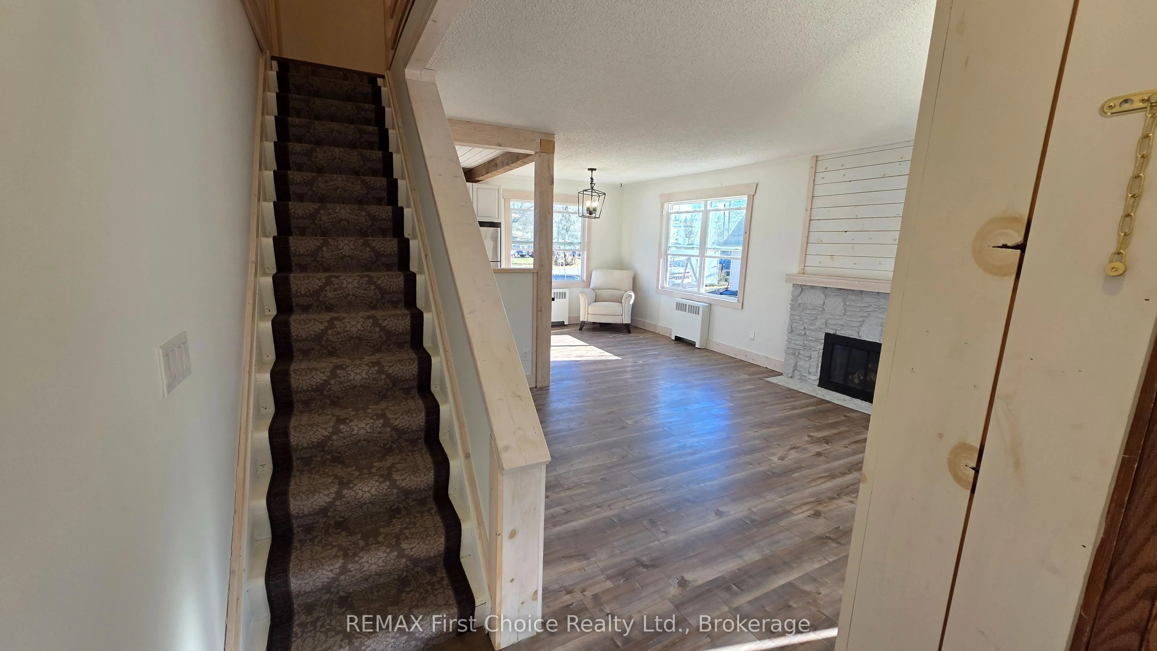 345 8th Ave Avenue S