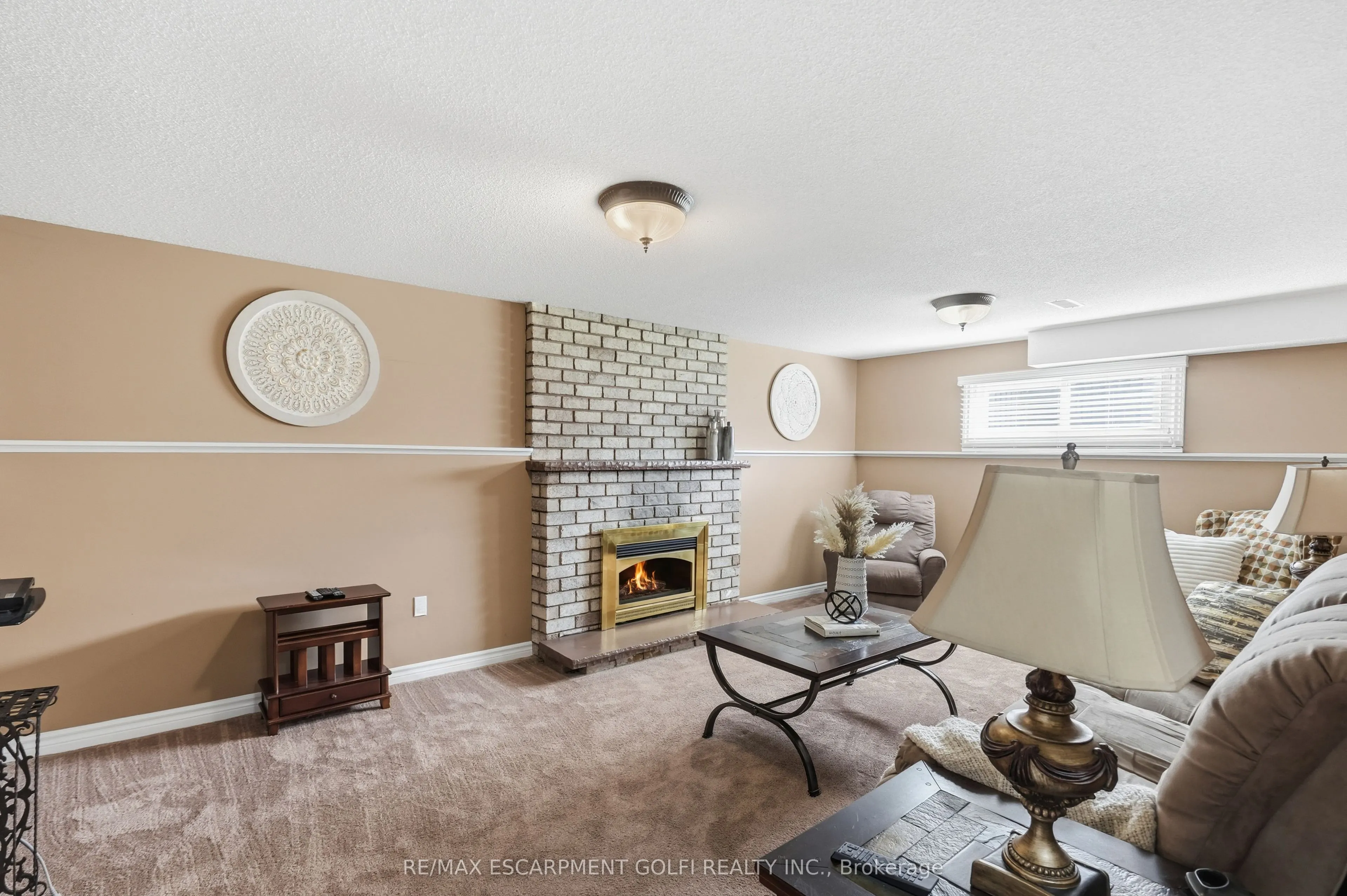 99 Lynden Hill Crescent
