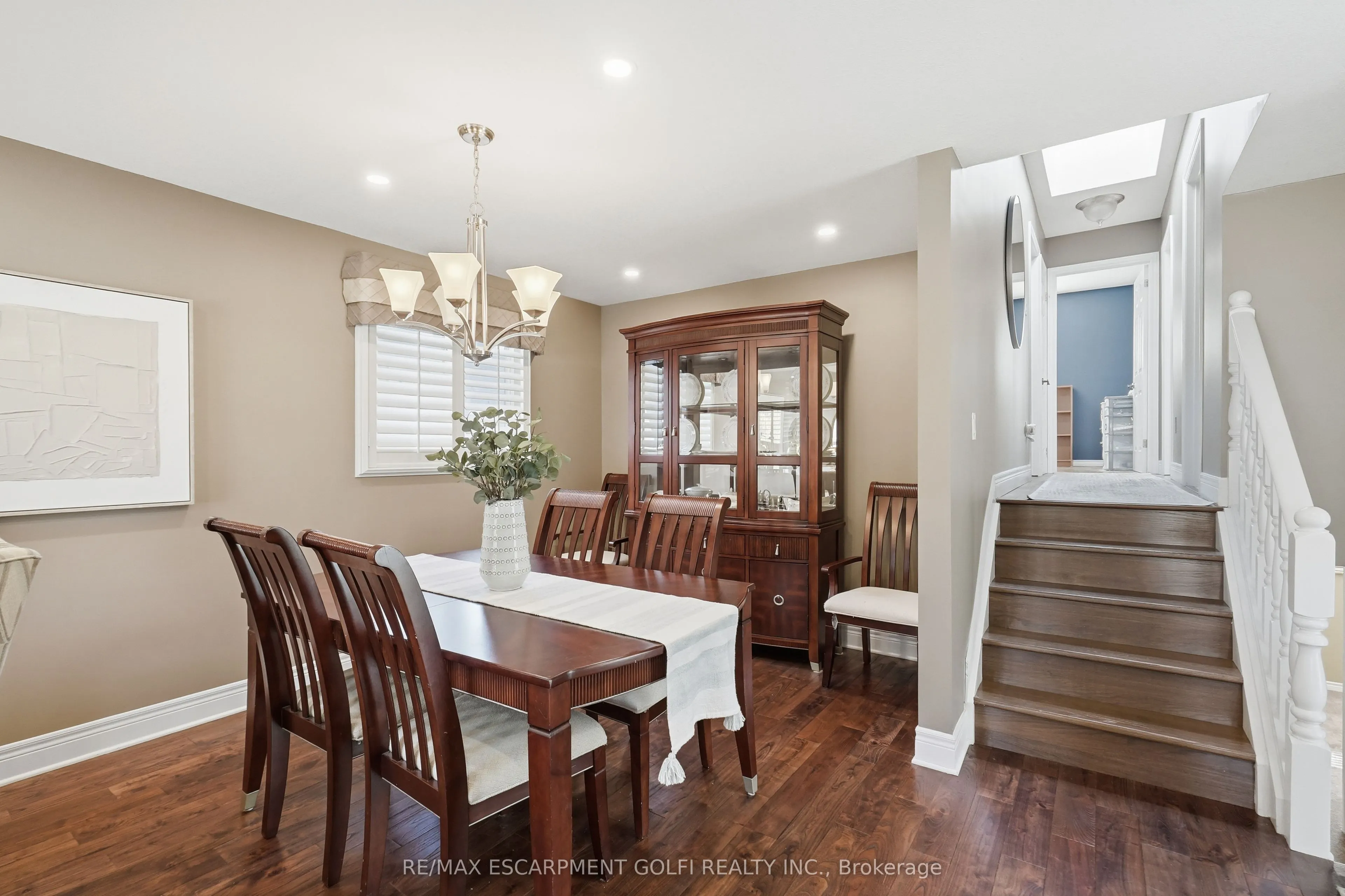 99 Lynden Hill Crescent