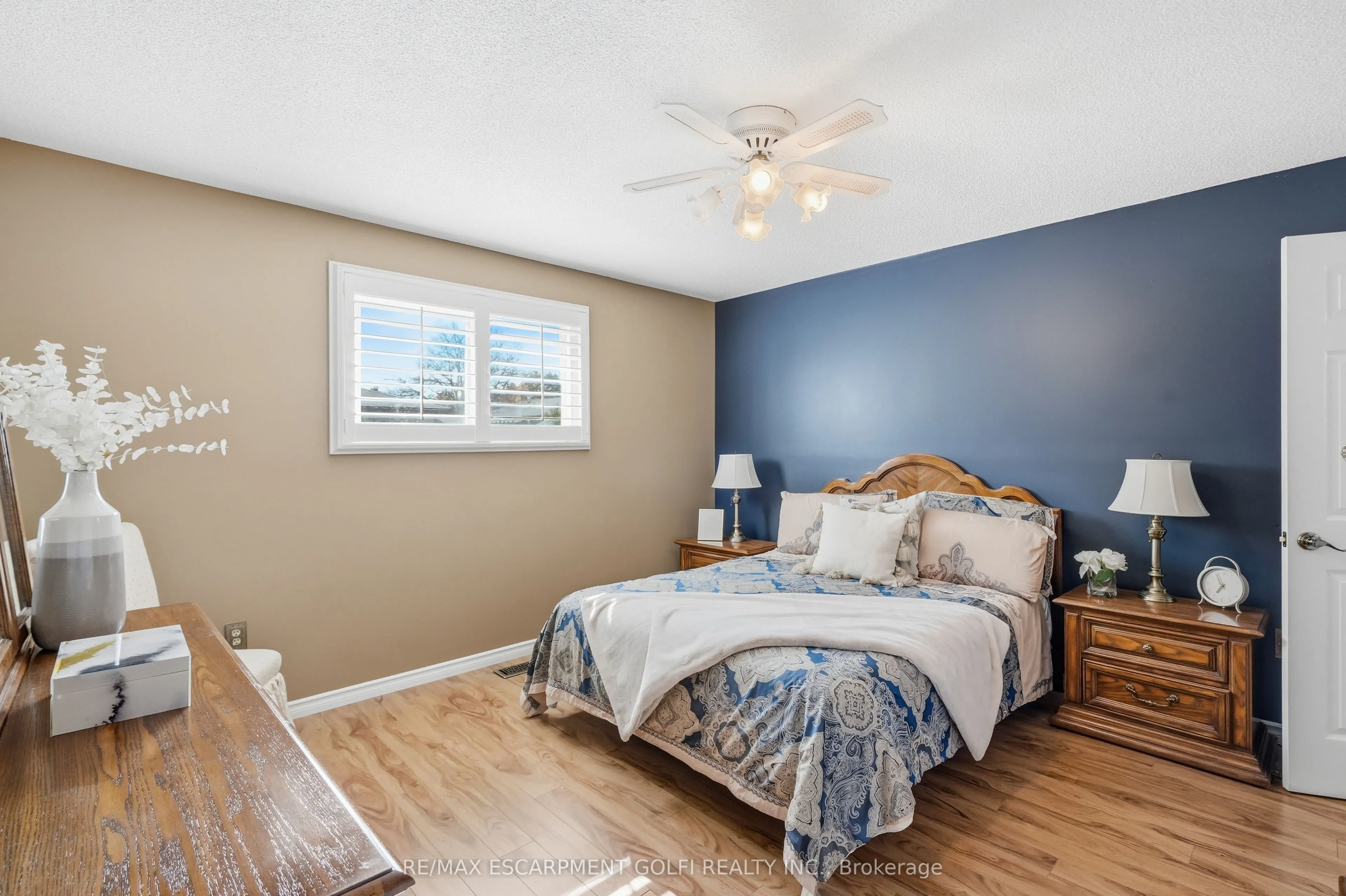 99 Lynden Hill Crescent