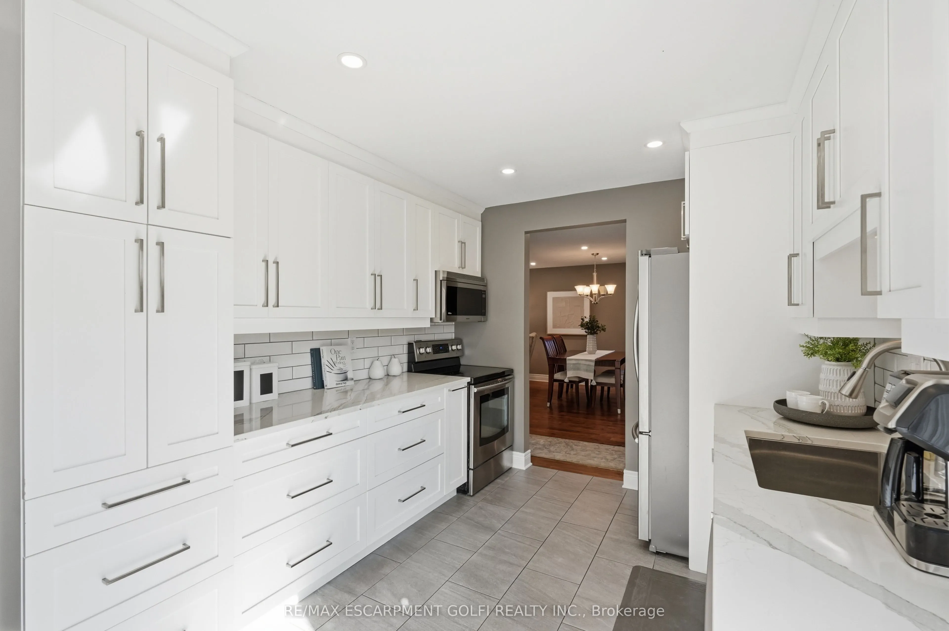 99 Lynden Hill Crescent