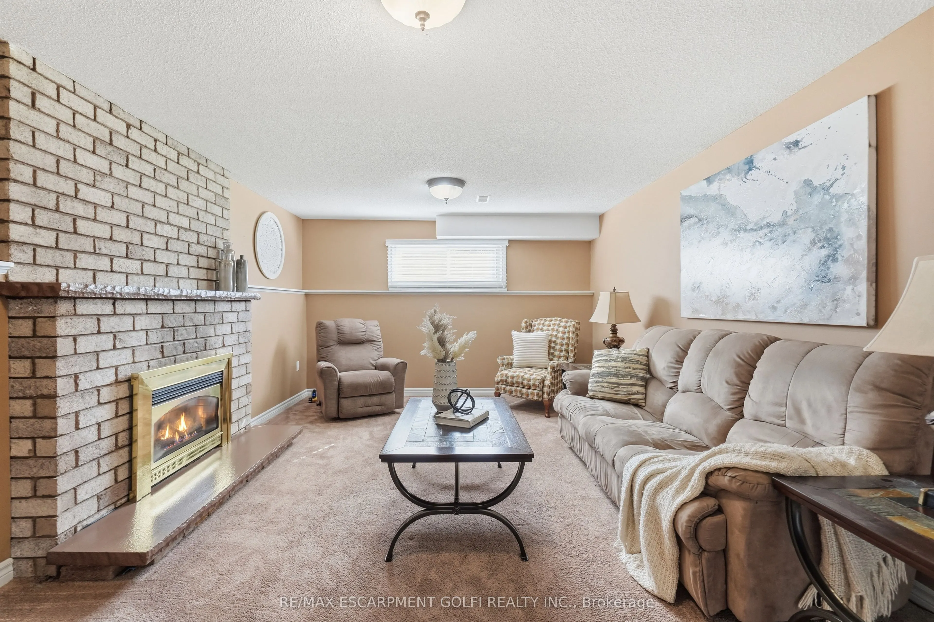 99 Lynden Hill Crescent